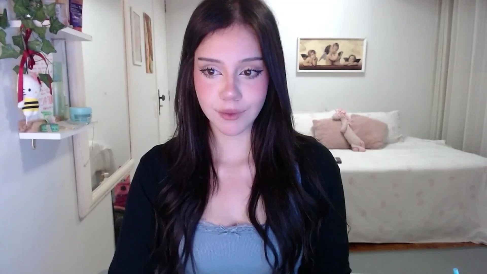 Gallery image thumbnail from nnina's myfreecams stream on, 10/19/2025, 09:03 image 5 of 20