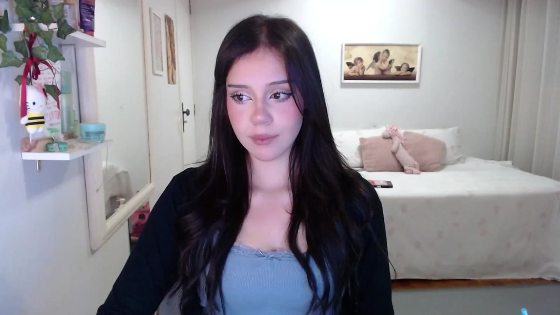 Gallery image thumbnail from nnina's myfreecams stream on, 10/19/2025, 09:03 image 6 of 20