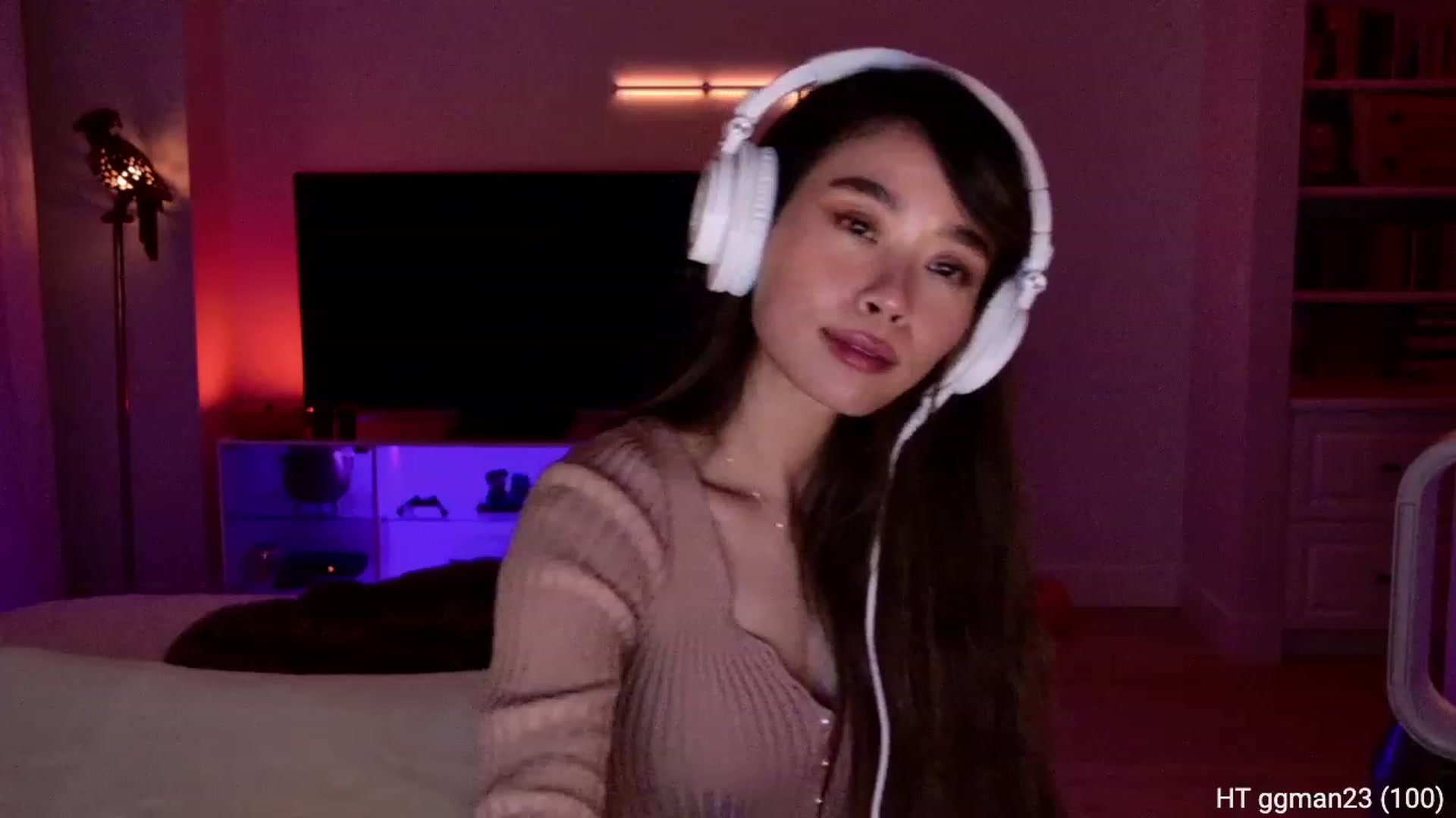 Gallery image thumbnail from noPumpkinface's myfreecams stream on, 11/10/2023, 08:55 image 2 of 20