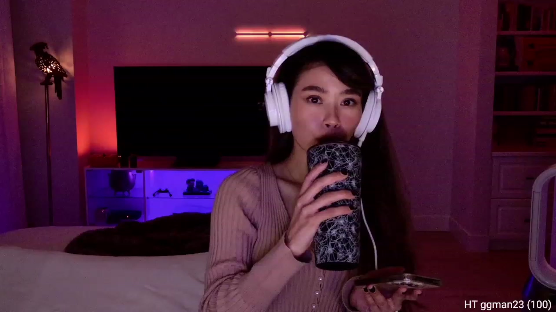 Gallery image thumbnail from noPumpkinface's myfreecams stream on, 11/10/2023, 08:55 image 17 of 20