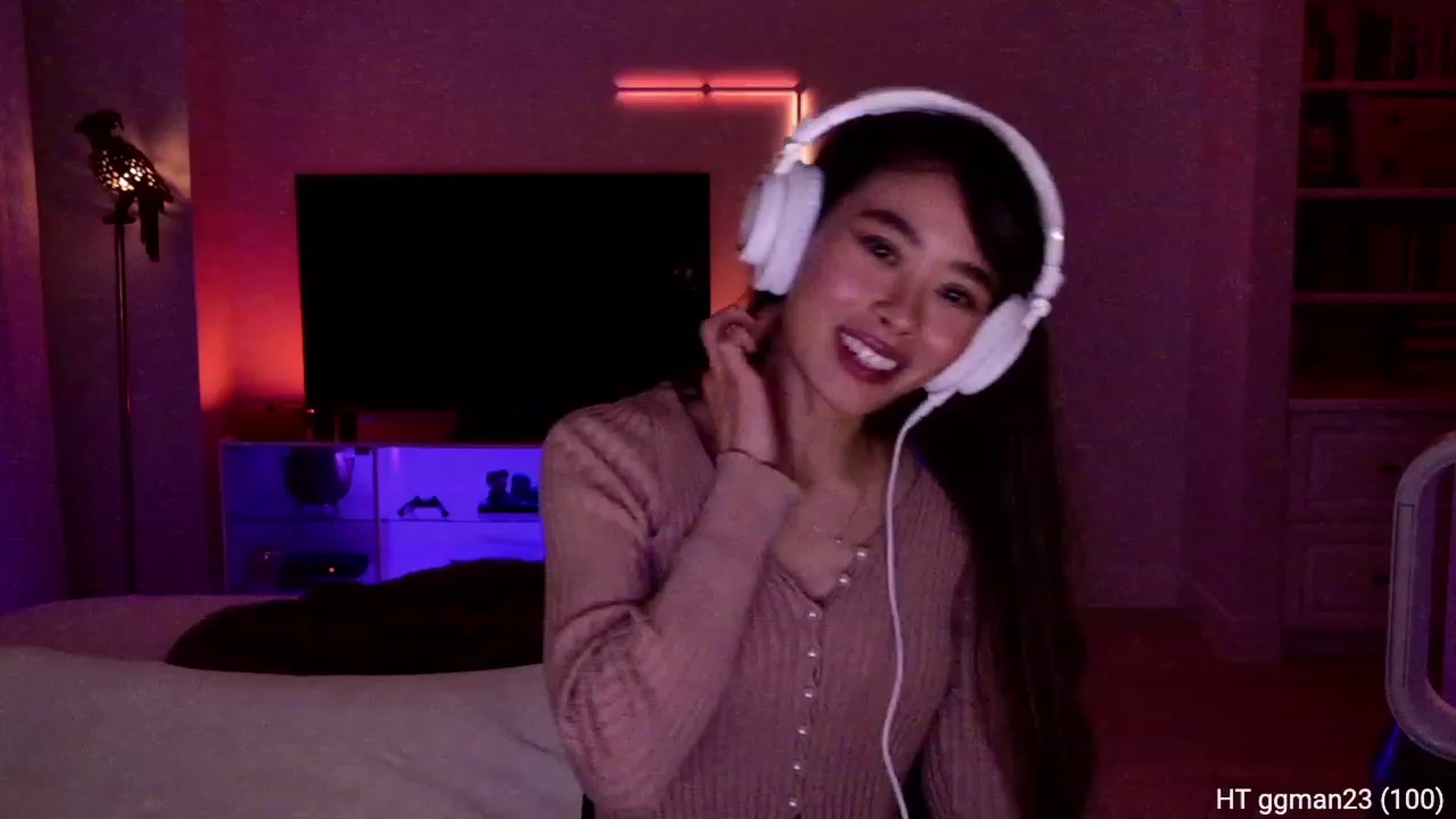 Gallery image thumbnail from noPumpkinface's myfreecams stream on, 11/10/2023, 08:55 image 9 of 20