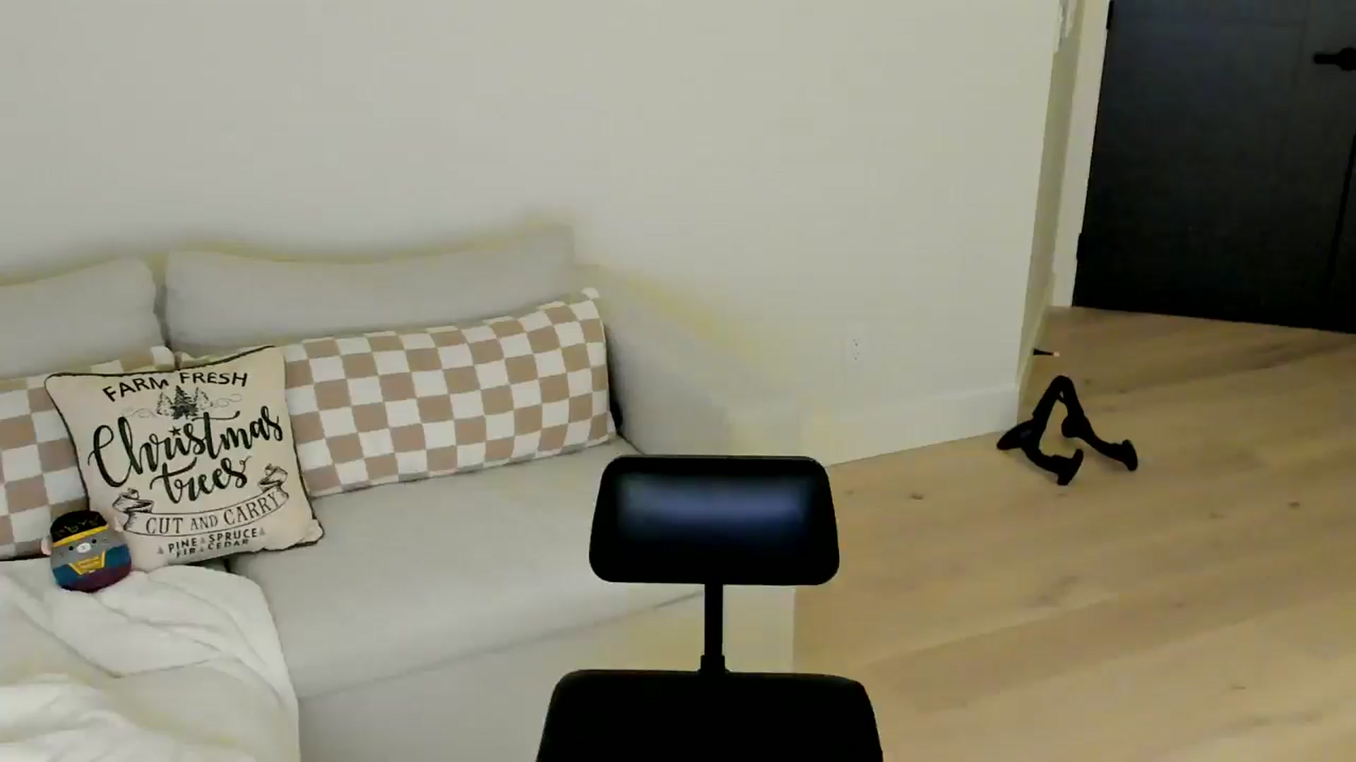 Gallery image thumbnail from noPumpkinface's myfreecams stream on, 12/03/2025, 03:19 image 3 of 20