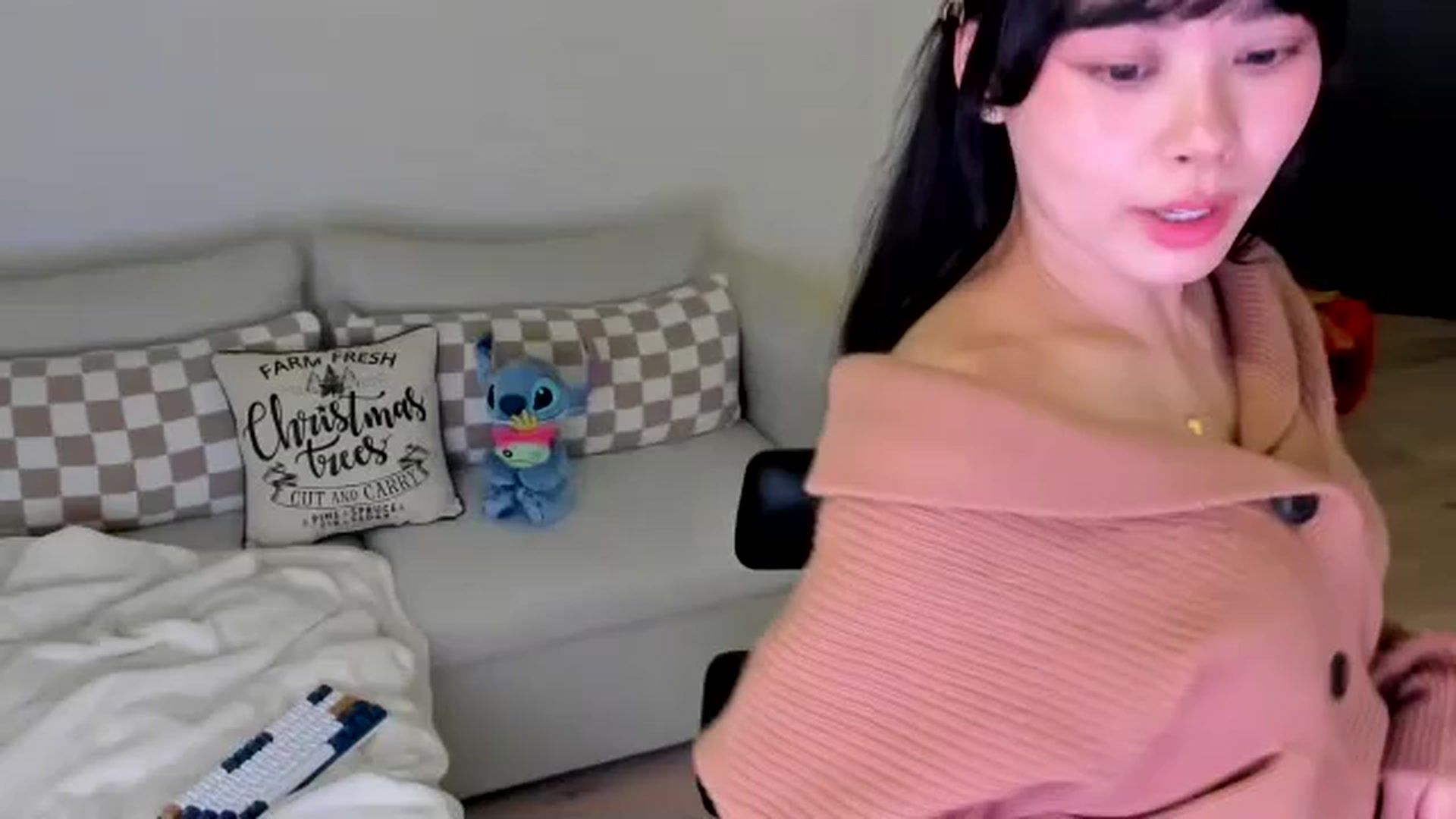 Gallery image thumbnail from noPumpkinface's myfreecams stream on, 12/05/2025, 02:38 image 5 of 20
