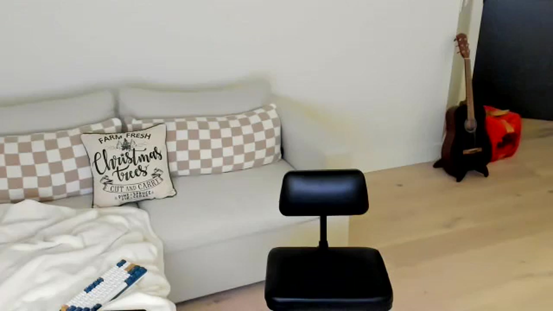 Gallery image thumbnail from noPumpkinface's myfreecams stream on, 12/05/2025, 02:38 image 1 of 20