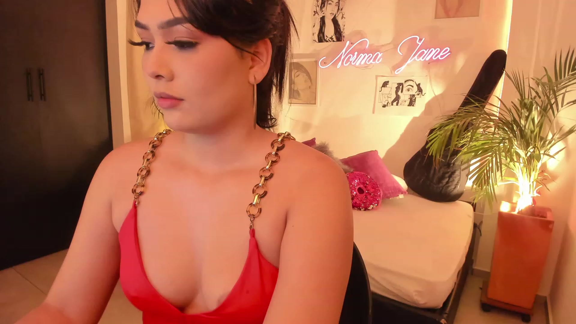 Gallery image thumbnail from norma_jane's myfreecams stream on, 11/15/2022, 02:26 image 13 of 20