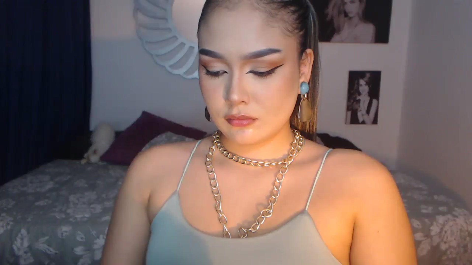 Gallery image thumbnail from norma_jane's myfreecams stream on, 07/22/2023, 10:34 image 17 of 20