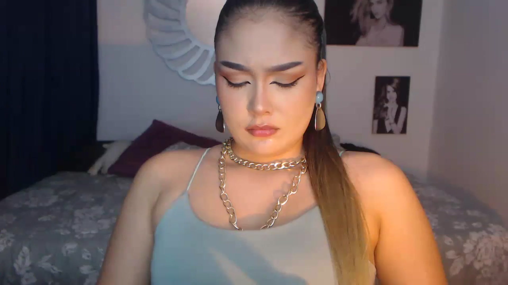 Gallery image thumbnail from norma_jane's myfreecams stream on, 07/22/2023, 10:34 image 13 of 20