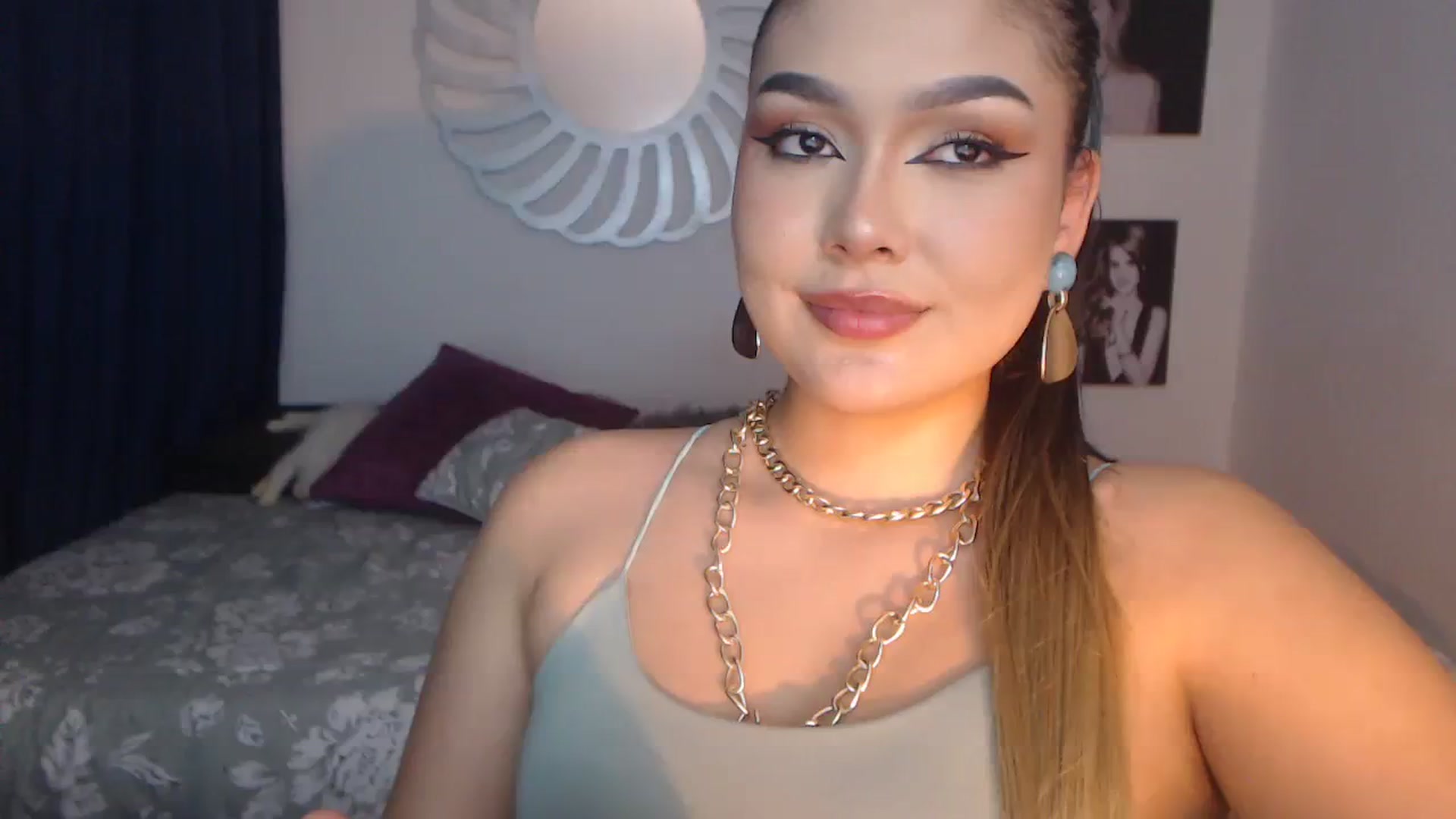 Gallery image thumbnail from norma_jane's myfreecams stream on, 07/22/2023, 10:34 image 5 of 20