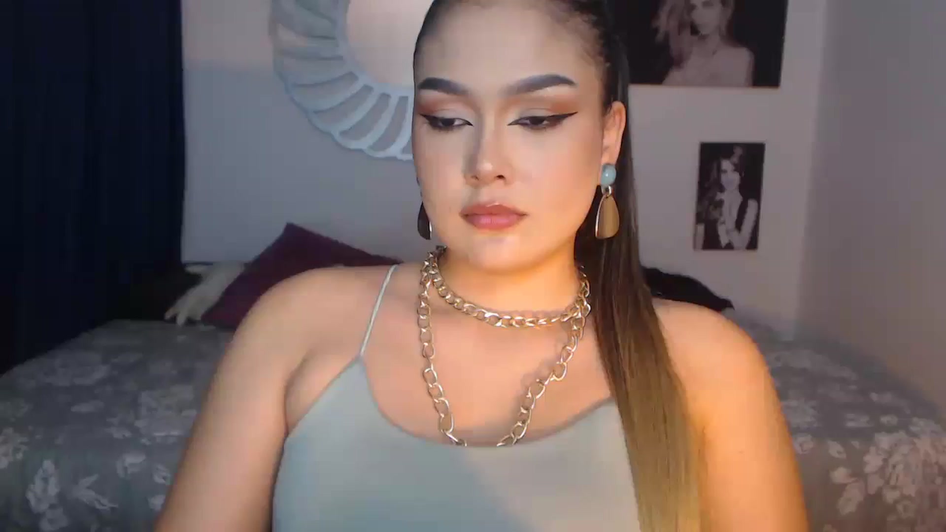 Gallery image thumbnail from norma_jane's myfreecams stream on, 07/22/2023, 10:34 image 1 of 20