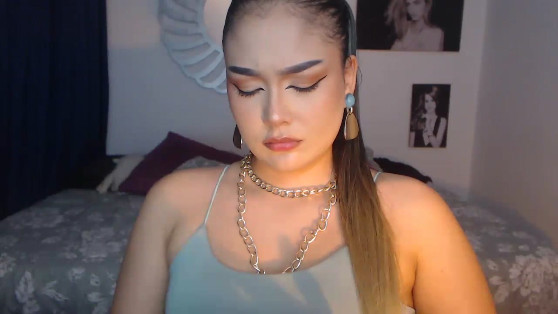 Gallery image thumbnail from norma_jane's myfreecams stream on, 07/22/2023, 10:34 image 12 of 20