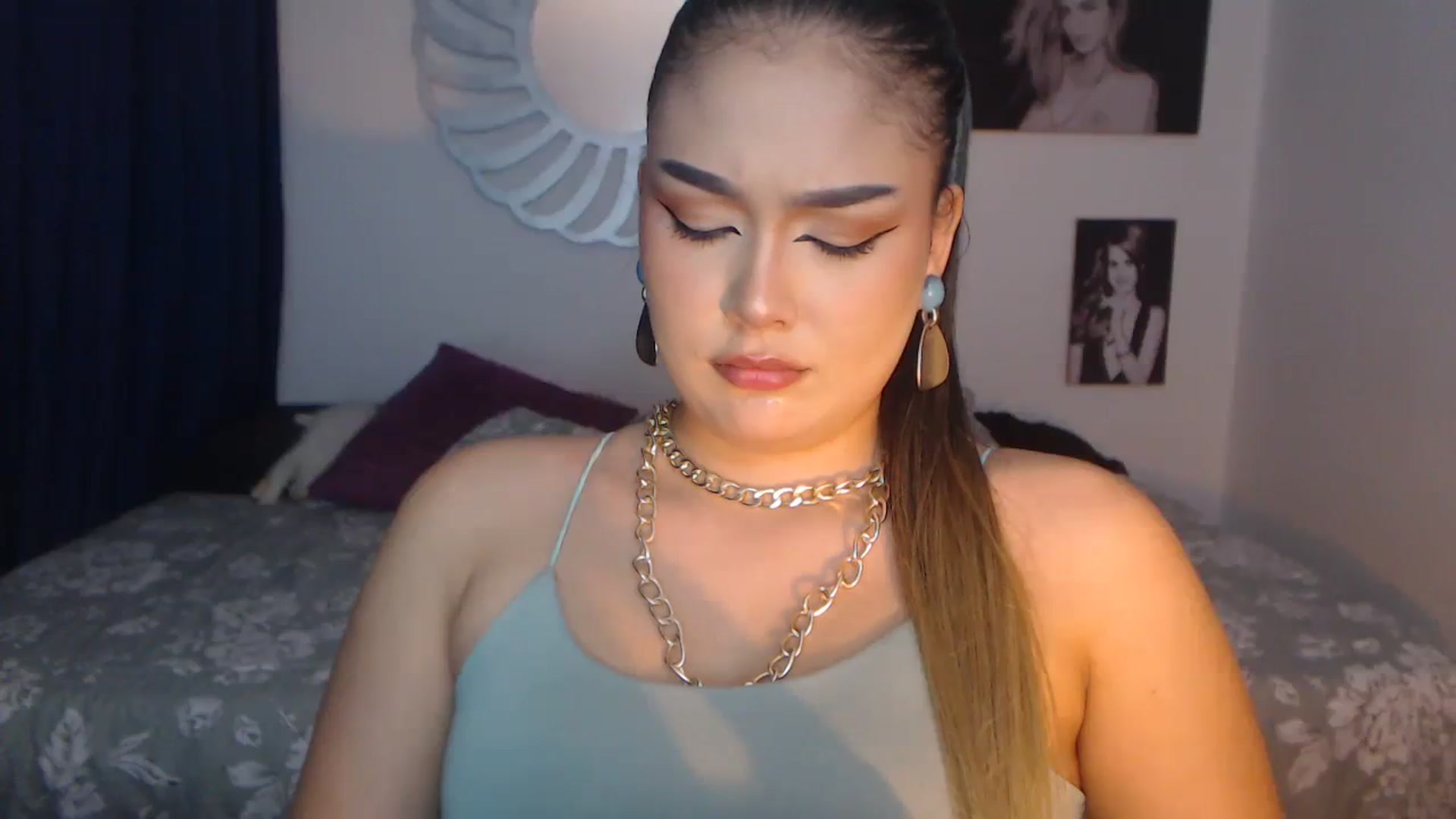 Gallery image thumbnail from norma_jane's myfreecams stream on, 07/22/2023, 10:34 image 14 of 20