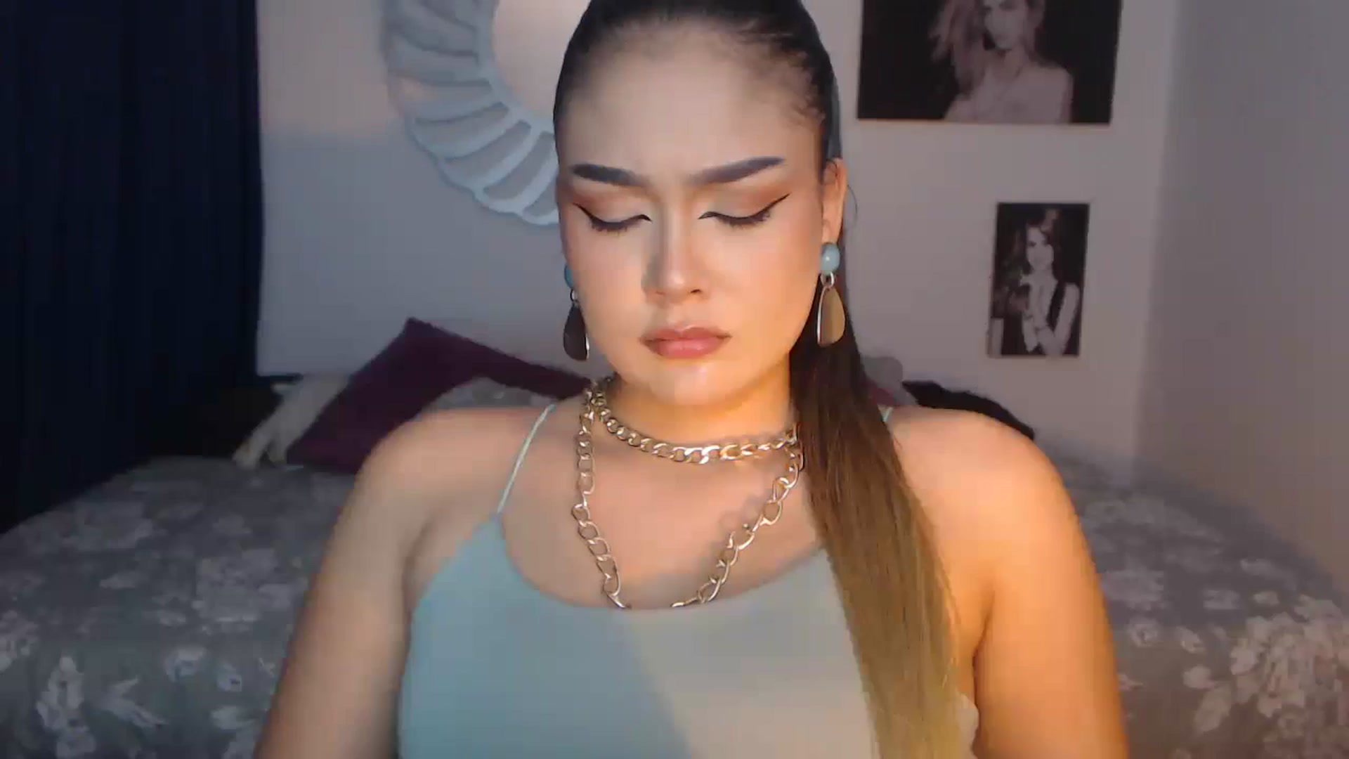 Gallery image thumbnail from norma_jane's myfreecams stream on, 07/22/2023, 10:34 image 15 of 20
