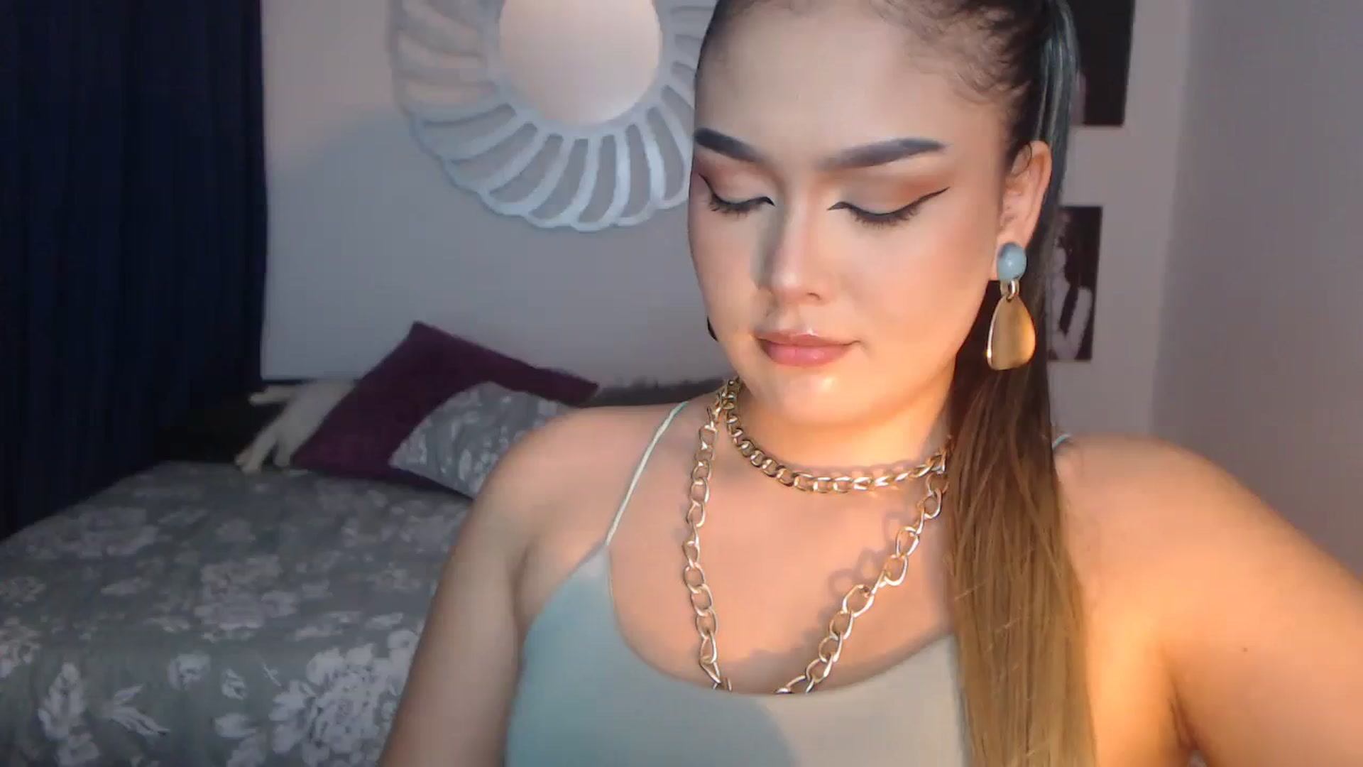 Gallery image thumbnail from norma_jane's myfreecams stream on, 07/22/2023, 10:34 image 6 of 20