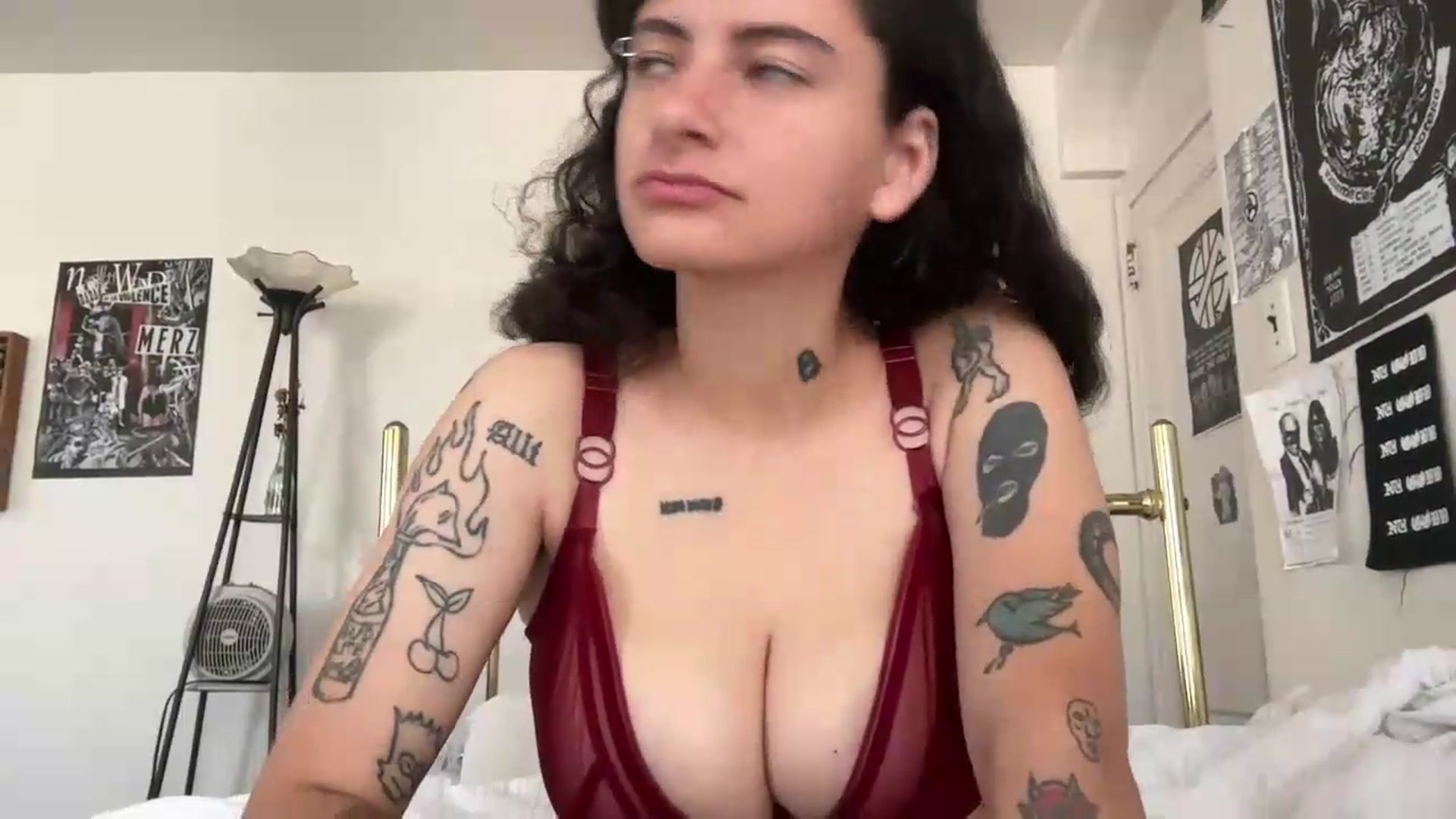 Gallery image thumbnail from notbeckyhecky's myfreecams stream on, 05/18/2026, 15:45 image 2 of 20