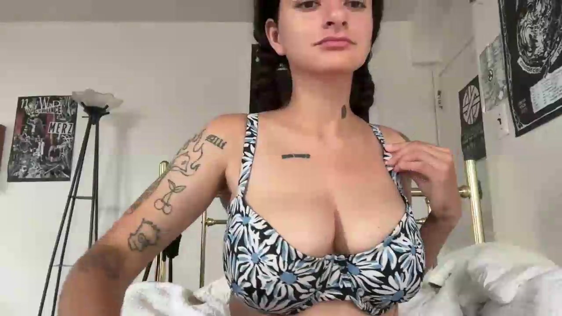 Gallery image thumbnail from notbeckyhecky's myfreecams stream on, 07/21/2026, 15:18 image 15 of 20