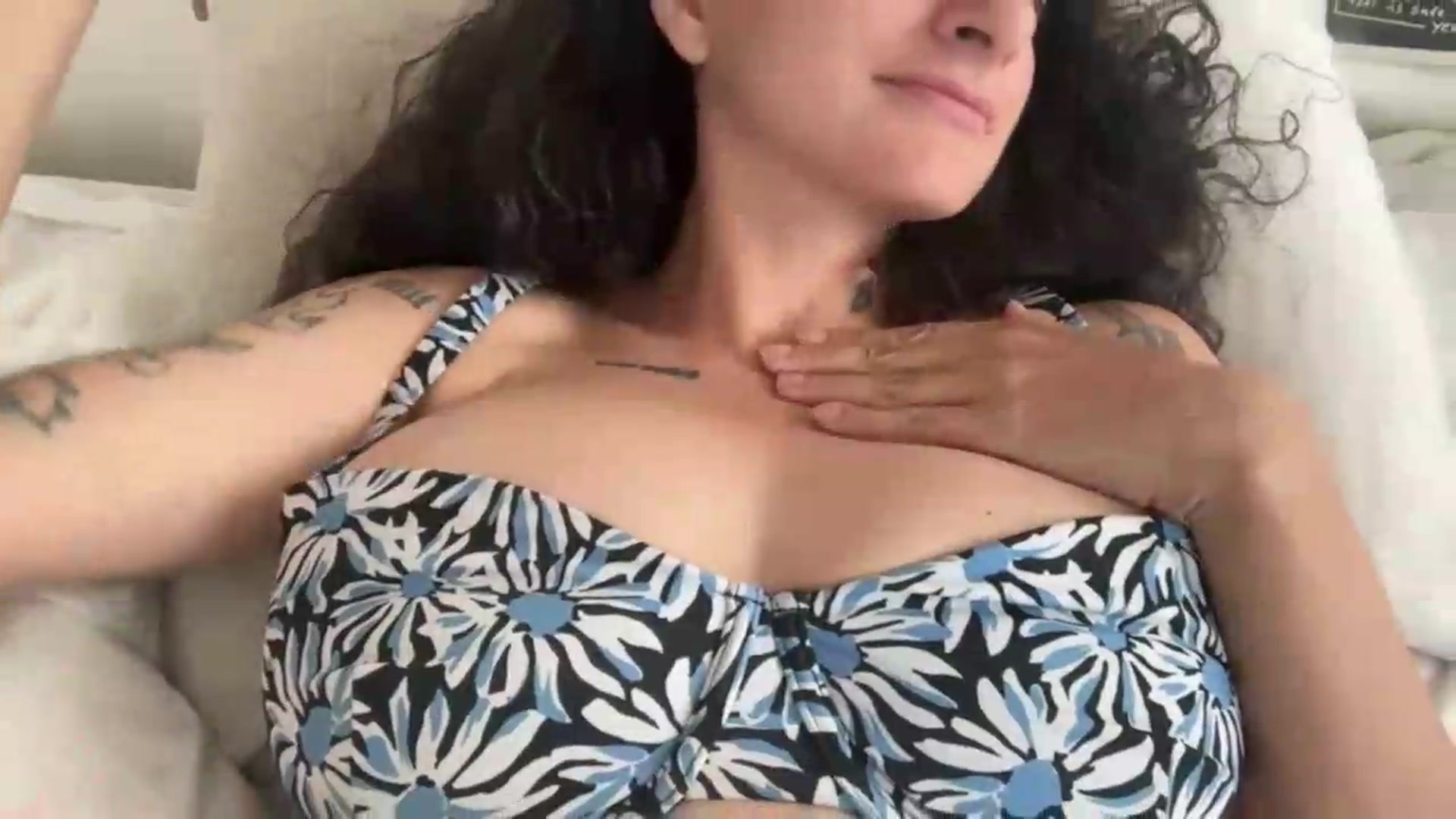 Gallery image thumbnail from notbeckyhecky's myfreecams stream on, 09/21/2026, 16:58 image 15 of 20