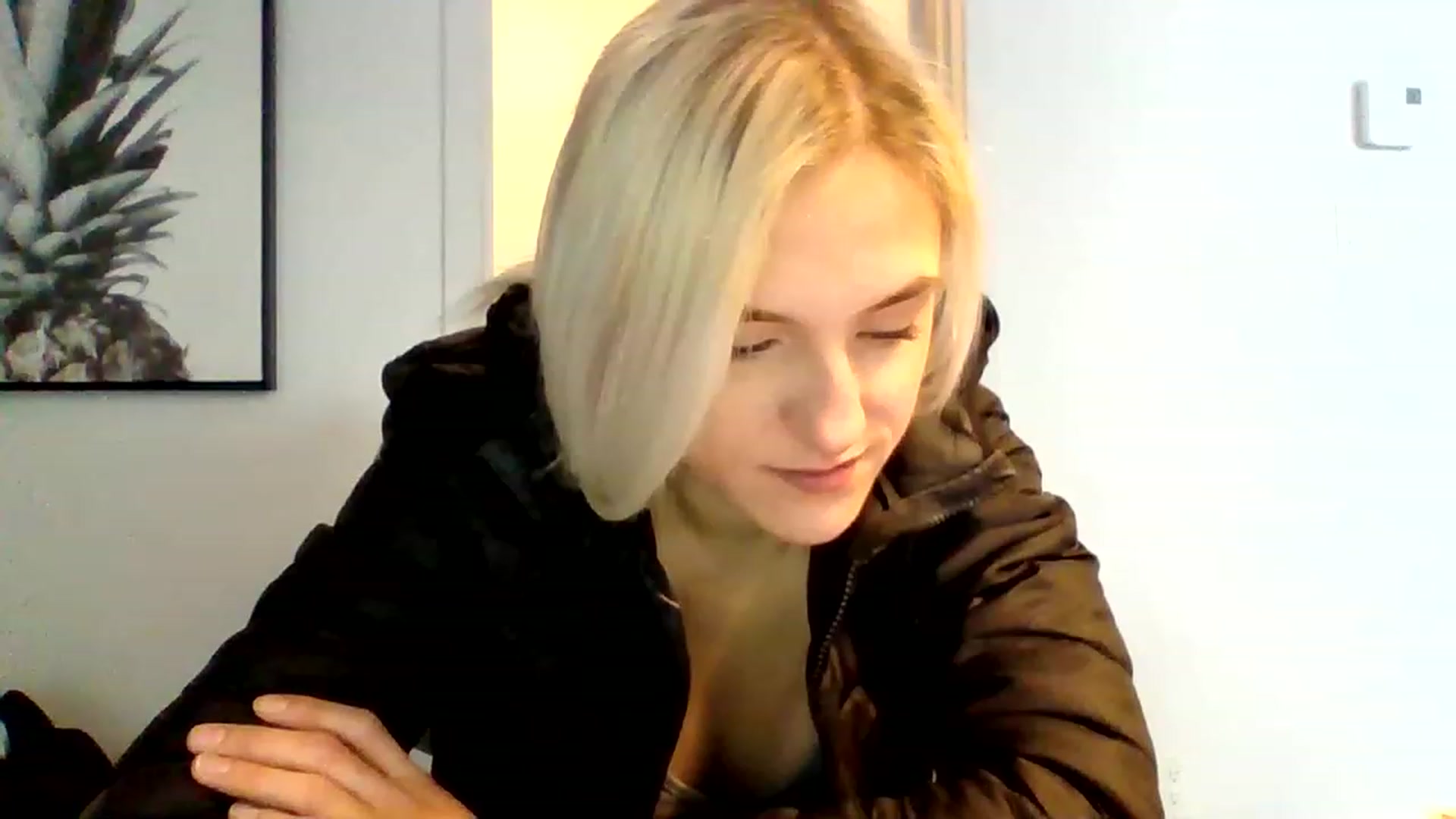 Gallery image thumbnail from nstynghtygirl's myfreecams stream on, 12/17/2022, 14:29 image 4 of 20