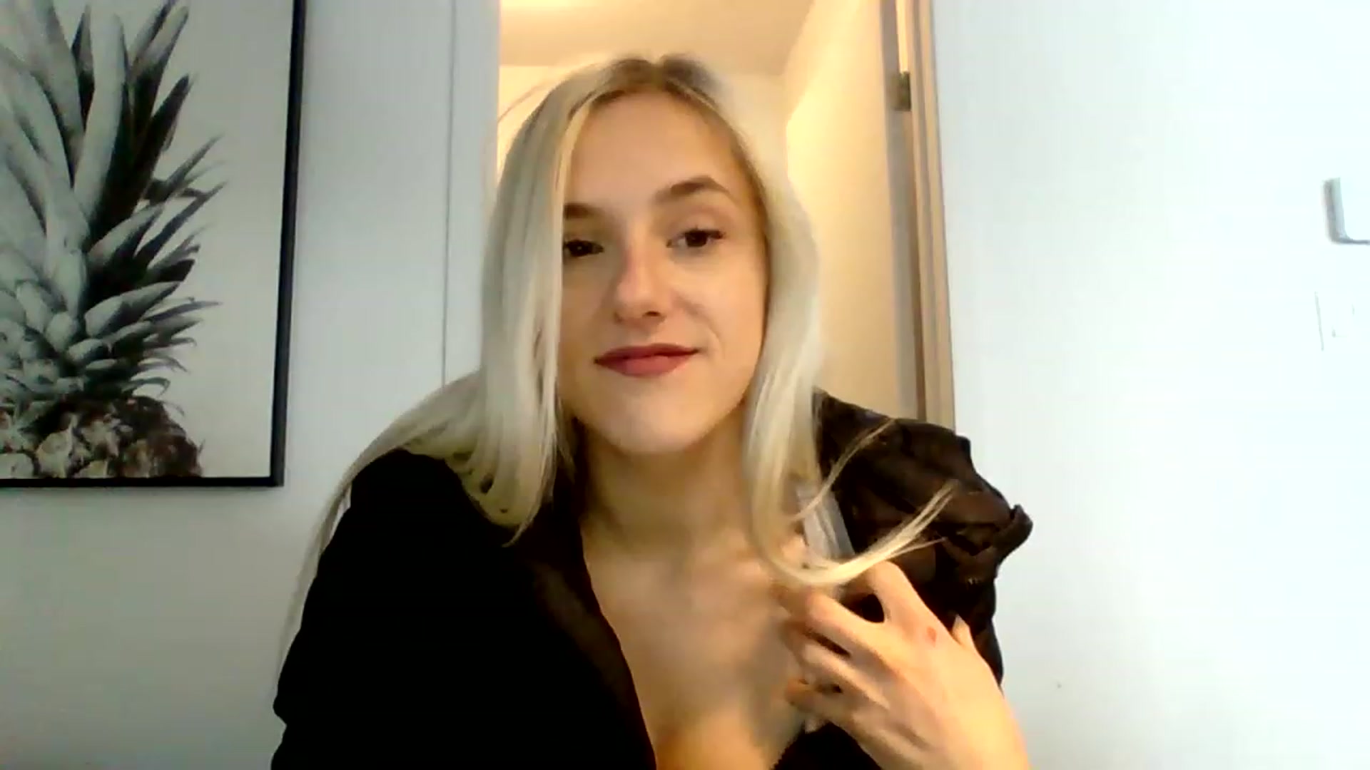 Gallery image thumbnail from nstynghtygirl's myfreecams stream on, 12/17/2022, 14:29 image 16 of 20
