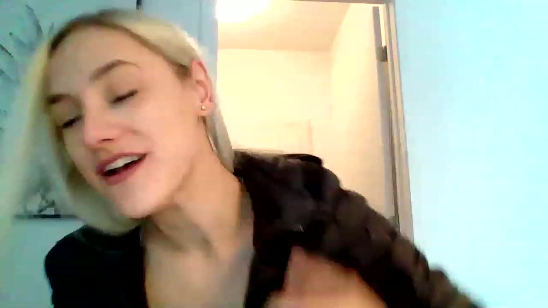 Gallery image thumbnail from nstynghtygirl's myfreecams stream on, 12/17/2022, 14:29 image 7 of 20