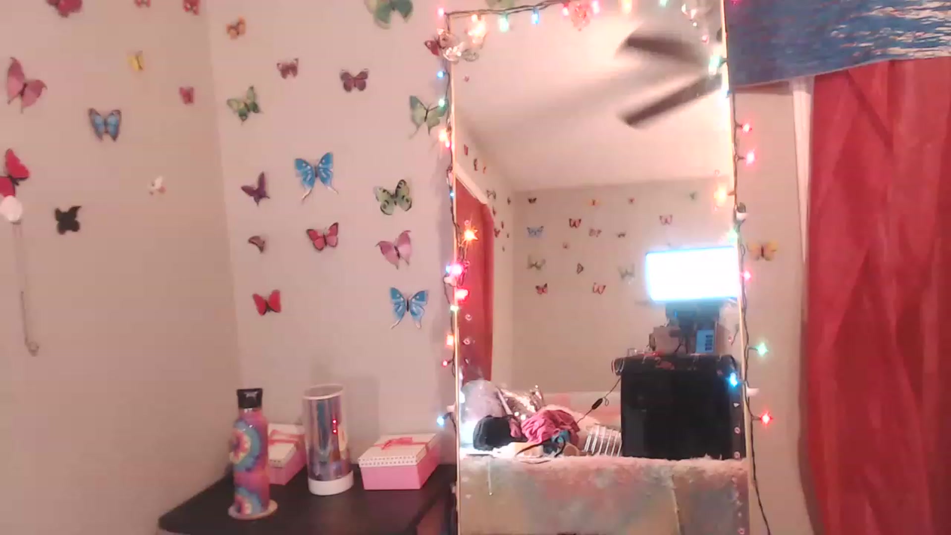 Gallery image thumbnail from nymphonikkixo's myfreecams stream on, 11/22/2022, 10:14 image 6 of 20