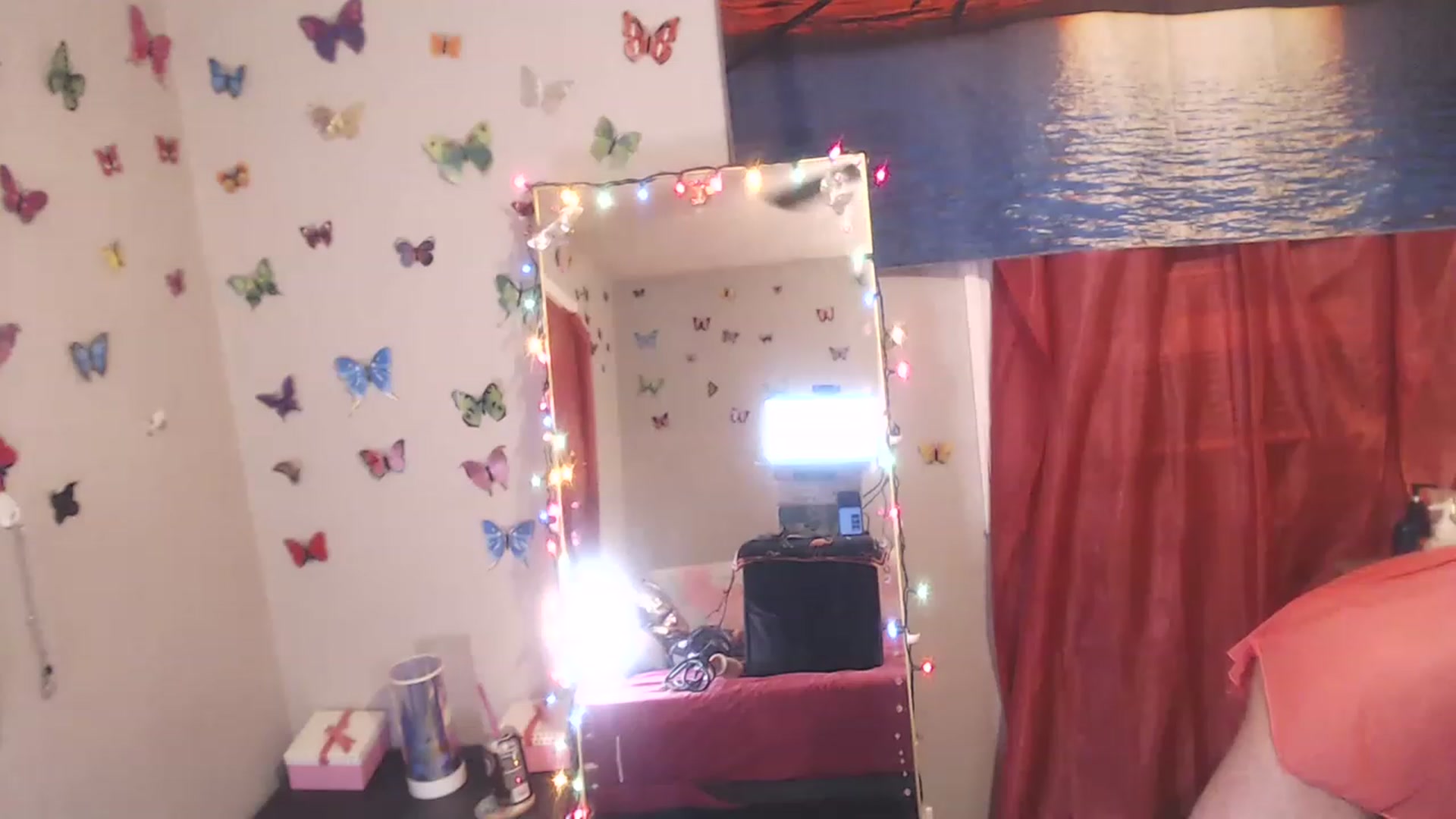 Gallery image thumbnail from nymphonikkixo's myfreecams stream on, 11/27/2022, 10:06 image 17 of 20
