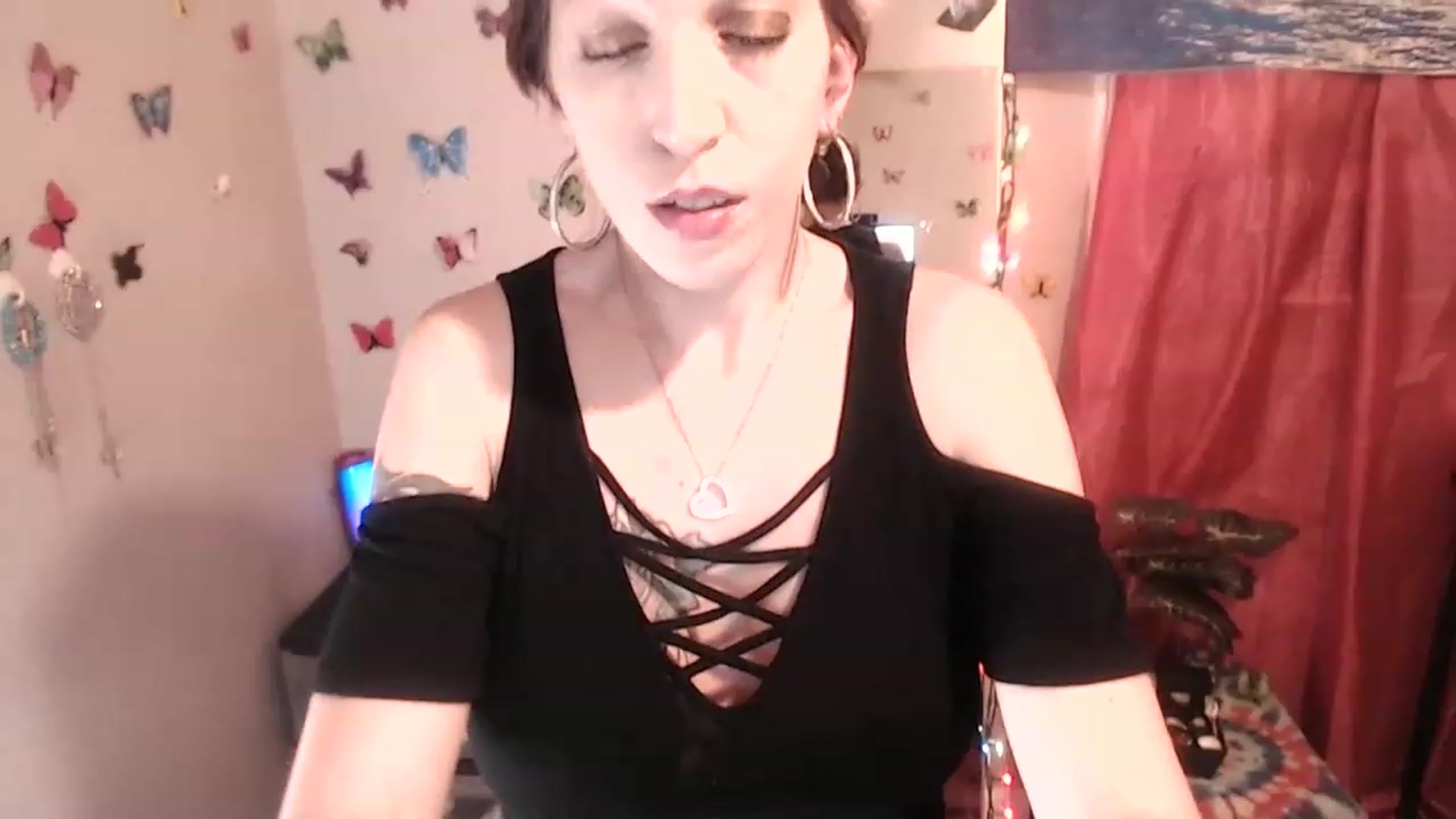 Gallery image thumbnail from nymphonikkixo's myfreecams stream on, 01/01/2023, 10:46 image 5 of 20