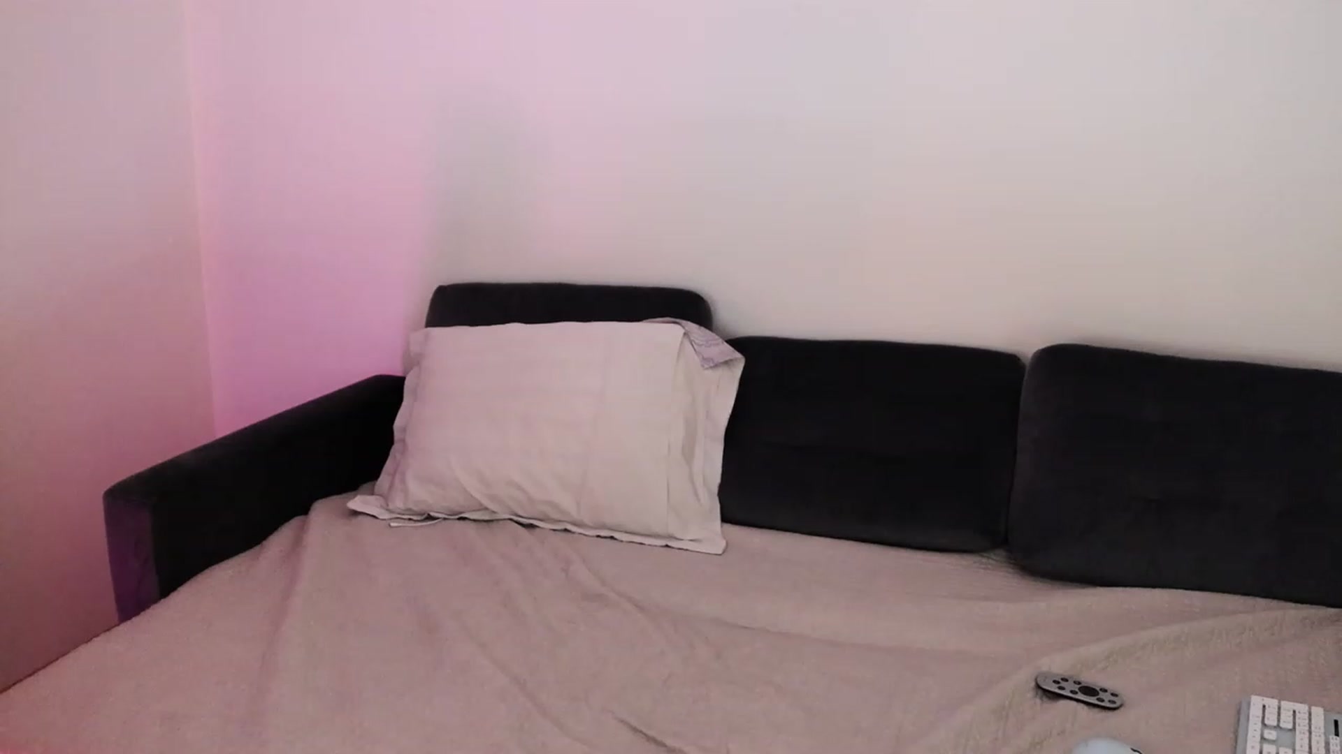 Gallery image thumbnail from o_o1t2's myfreecams stream on, 12/05/2022, 07:00 image 8 of 20