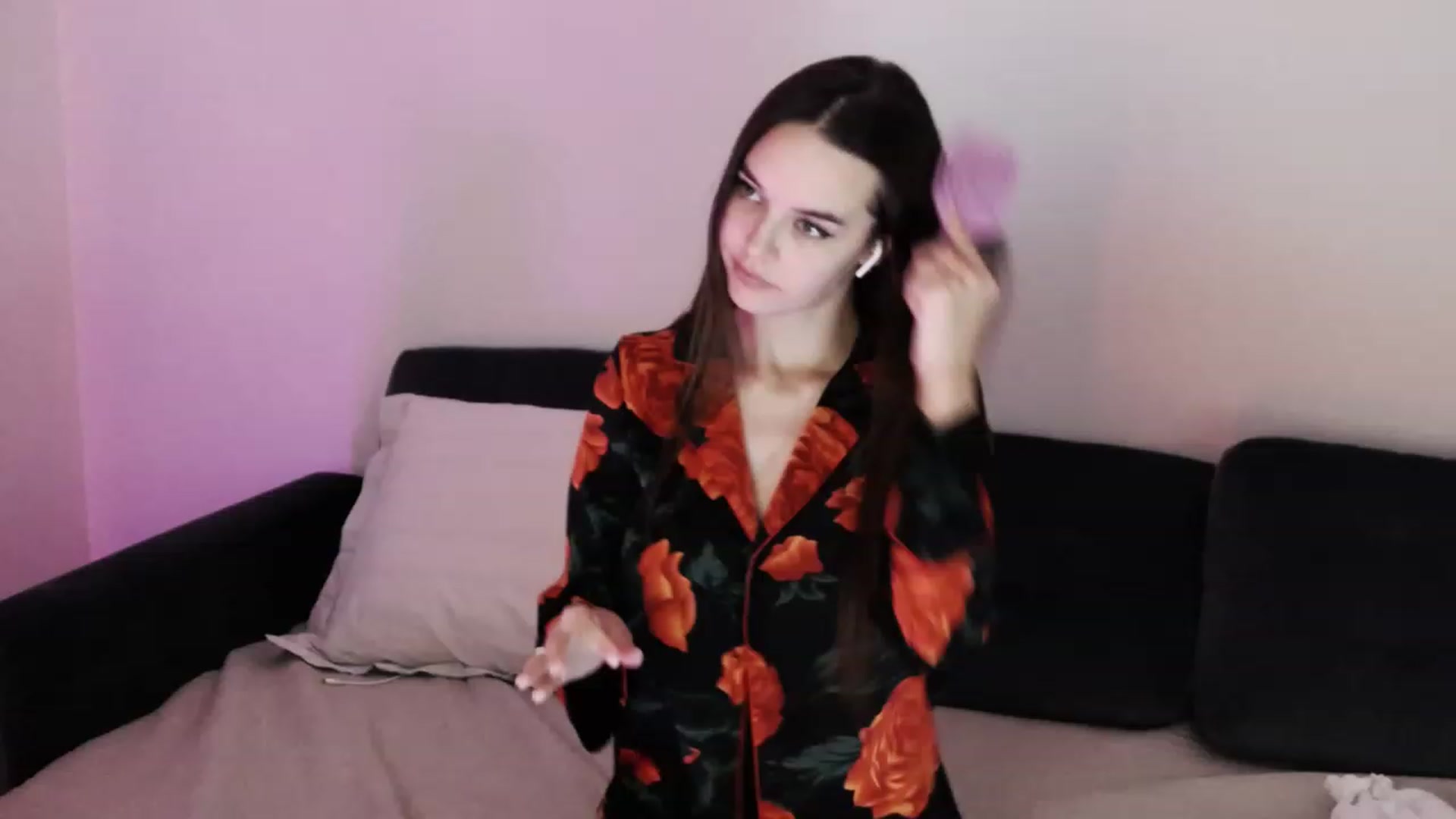 Gallery image thumbnail from o_o1t2's myfreecams stream on, 12/05/2022, 07:00 image 13 of 20