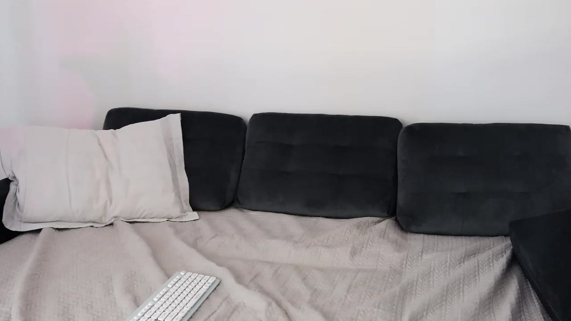 Gallery image thumbnail from o_o1t2's myfreecams stream on, 12/08/2022, 09:40 image 20 of 20