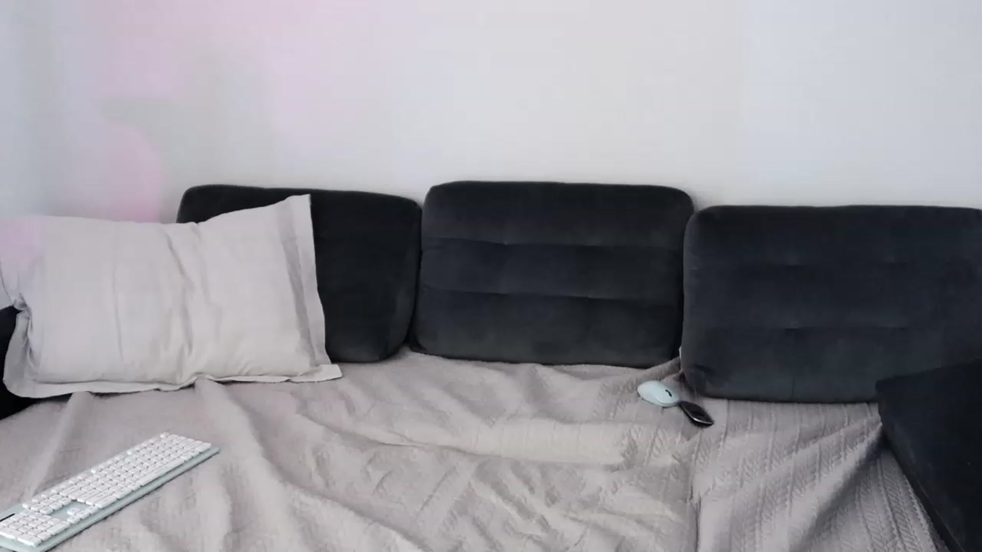 Gallery image thumbnail from o_o1t2's myfreecams stream on, 12/08/2022, 09:40 image 17 of 20