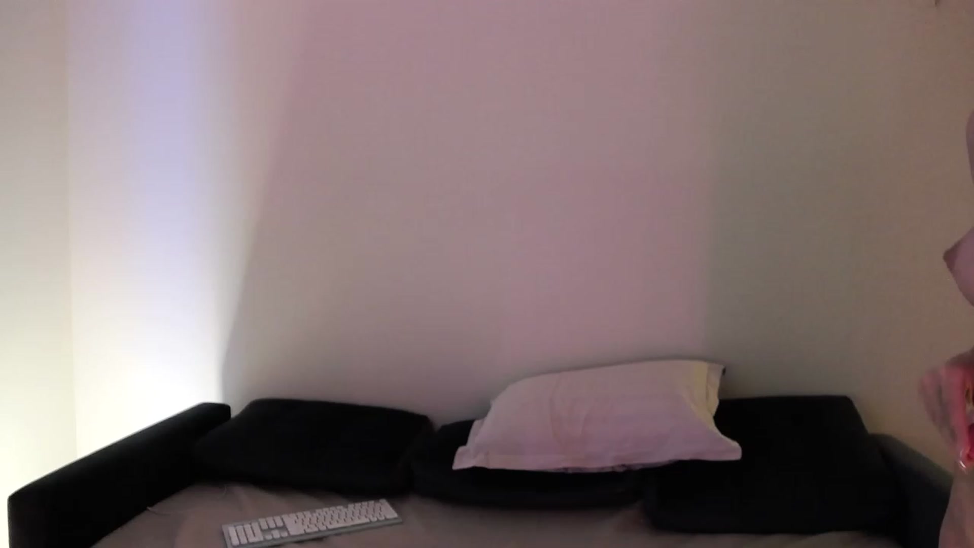 Gallery image thumbnail from o_o1t2's myfreecams stream on, 12/15/2022, 01:35 image 16 of 20