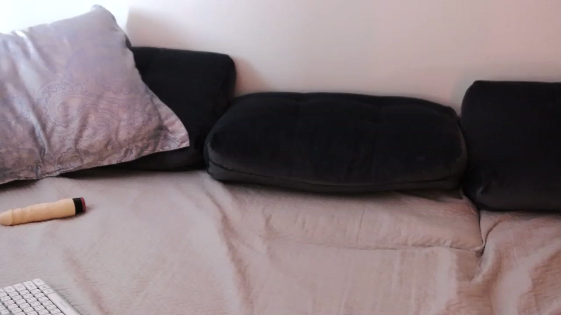 Gallery image thumbnail from o_o1t2's myfreecams stream on, 12/16/2022, 10:35 image 20 of 20
