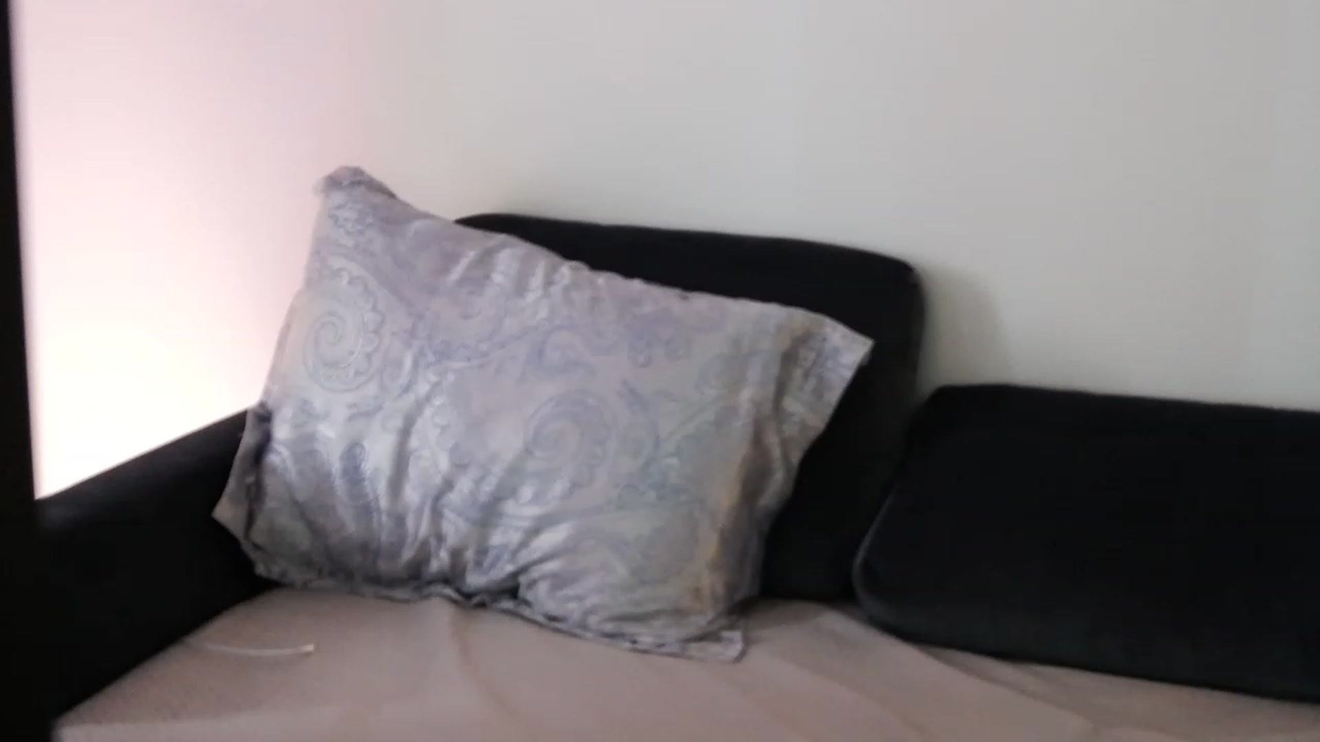 Gallery image thumbnail from o_o1t2's myfreecams stream on, 12/17/2022, 08:17 image 8 of 20