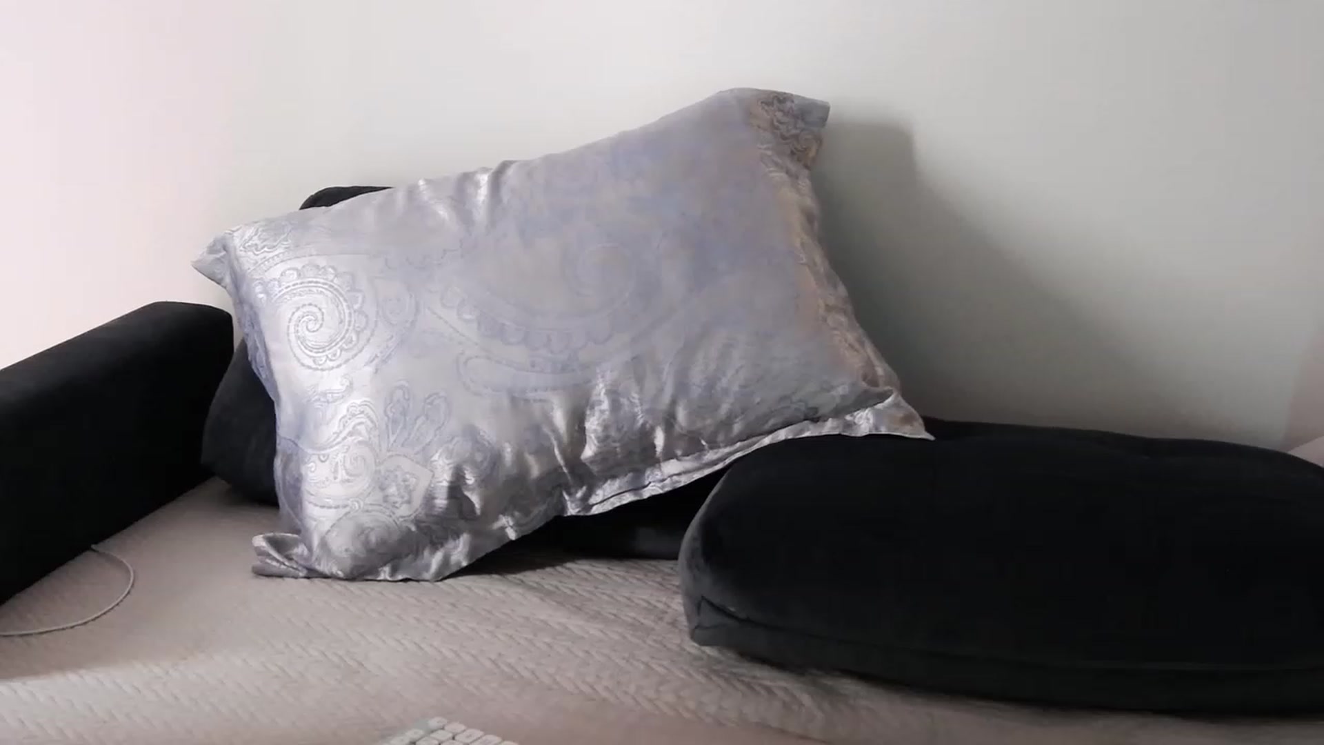 Gallery image thumbnail from o_o1t2's myfreecams stream on, 12/18/2022, 10:48 image 19 of 20