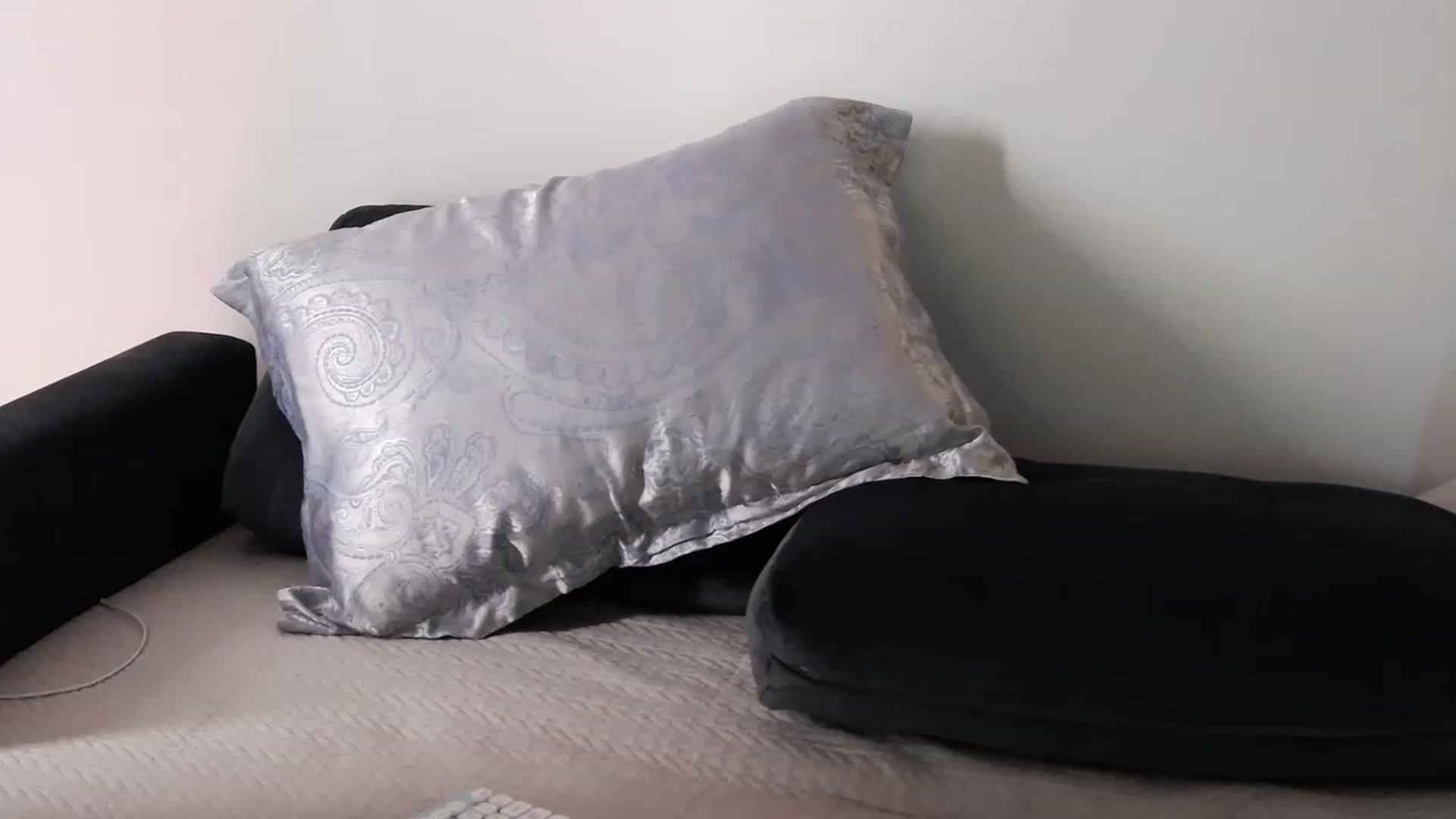 Gallery image thumbnail from o_o1t2's myfreecams stream on, 12/18/2022, 10:48 image 20 of 20