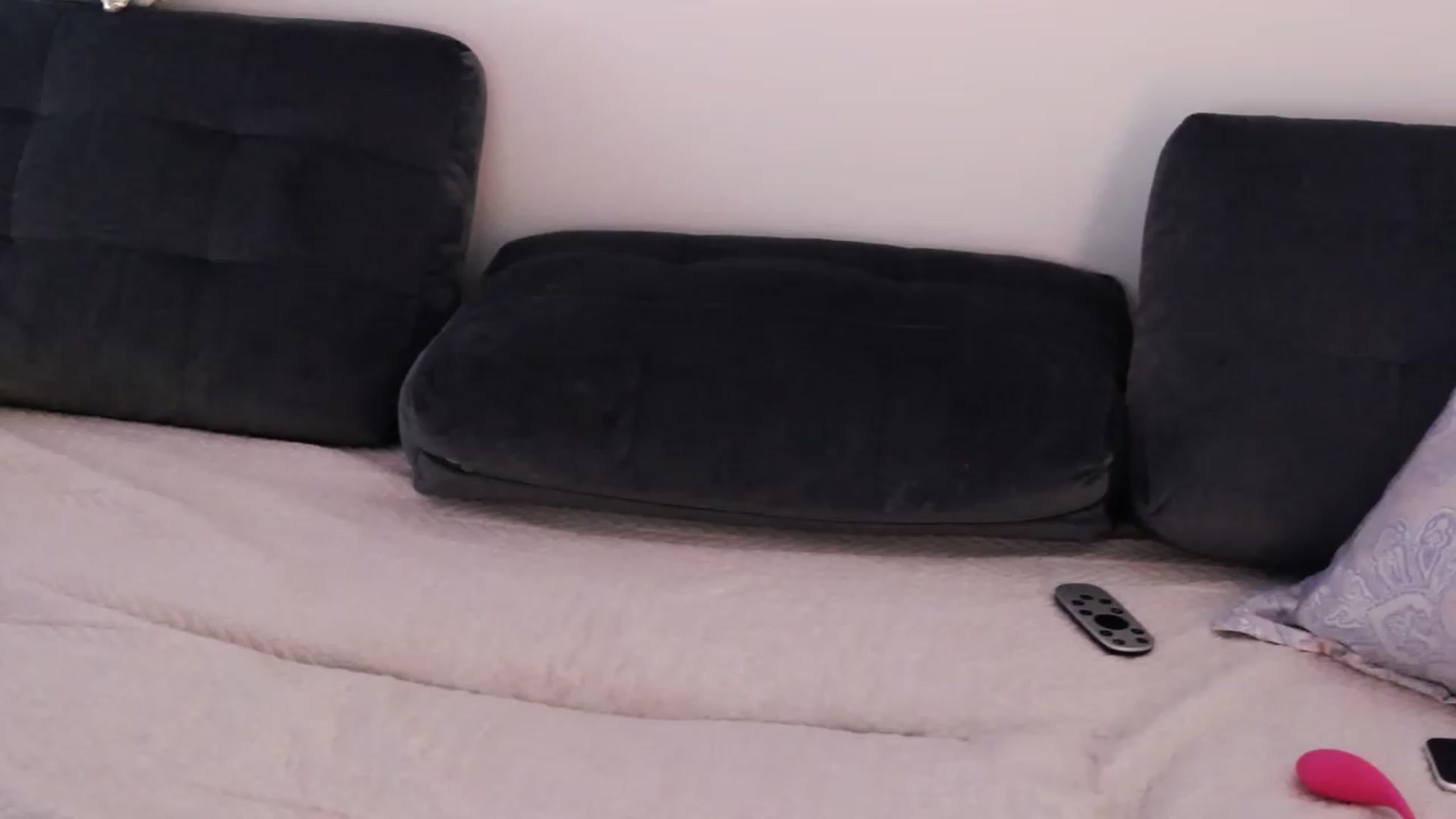 Gallery image thumbnail from o_o1t2's myfreecams stream on, 01/06/2023, 02:16 image 6 of 20