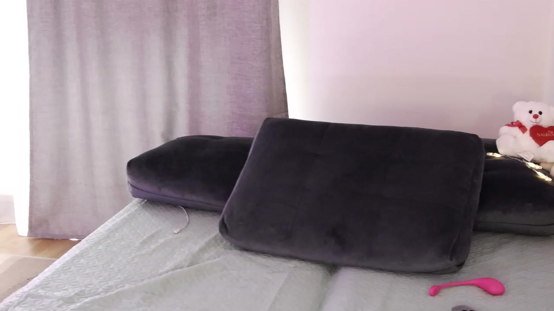 Gallery image thumbnail from o_o1t2's myfreecams stream on, 01/18/2023, 09:59 image 19 of 20