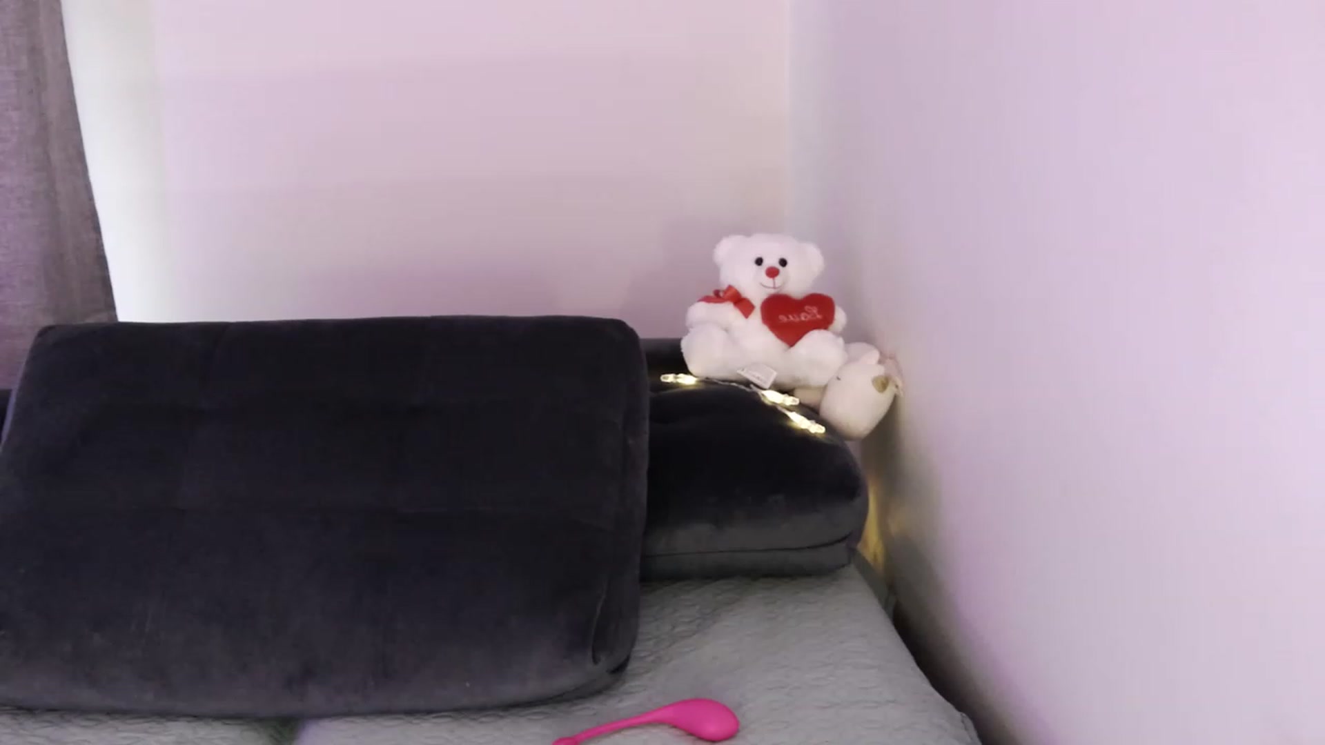 Gallery image thumbnail from o_o1t2's myfreecams stream on, 01/18/2023, 09:59 image 17 of 20