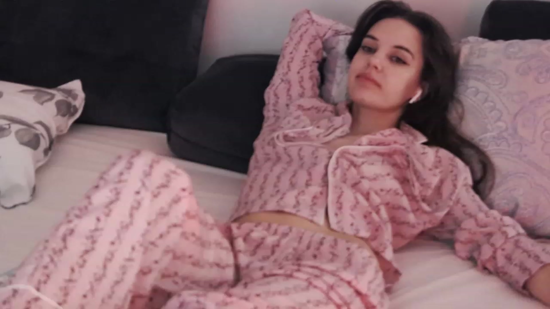 Gallery image thumbnail from o_o1t2's myfreecams stream on, 01/25/2023, 21:40 image 5 of 20