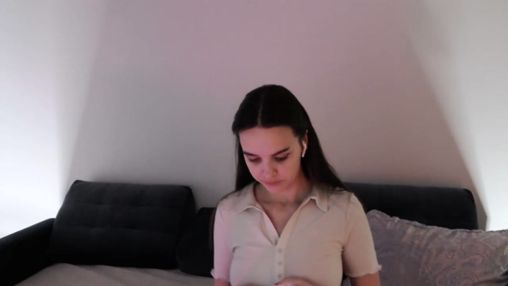 Gallery image thumbnail from o_o1t2's myfreecams stream on, 04/05/2023, 07:19 image 18 of 20