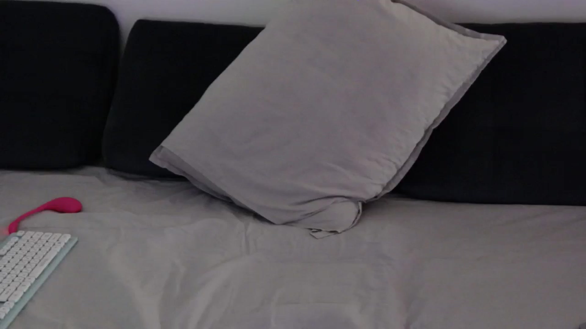 Gallery image thumbnail from o_o1t2's myfreecams stream on, 08/12/2023, 21:39 image 11 of 20