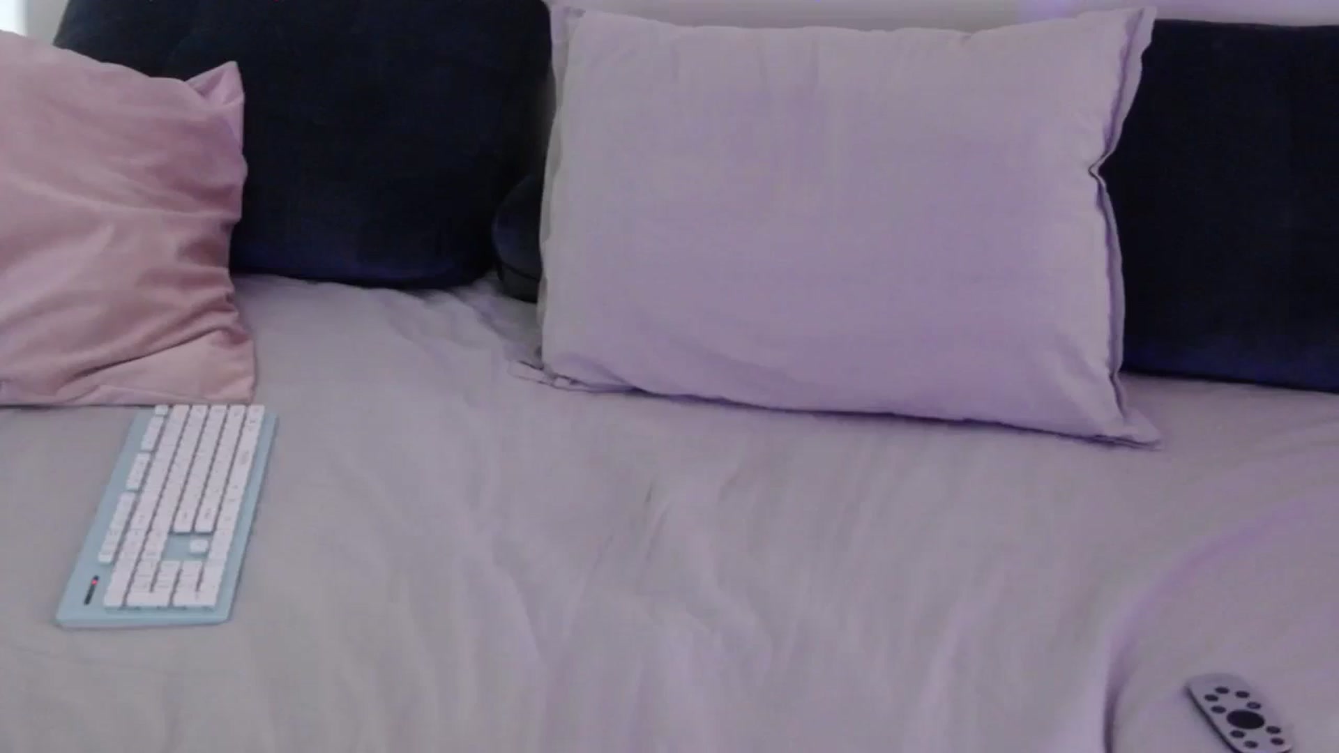 Gallery image thumbnail from o_o1t2's myfreecams stream on, 08/12/2023, 23:49 image 18 of 20