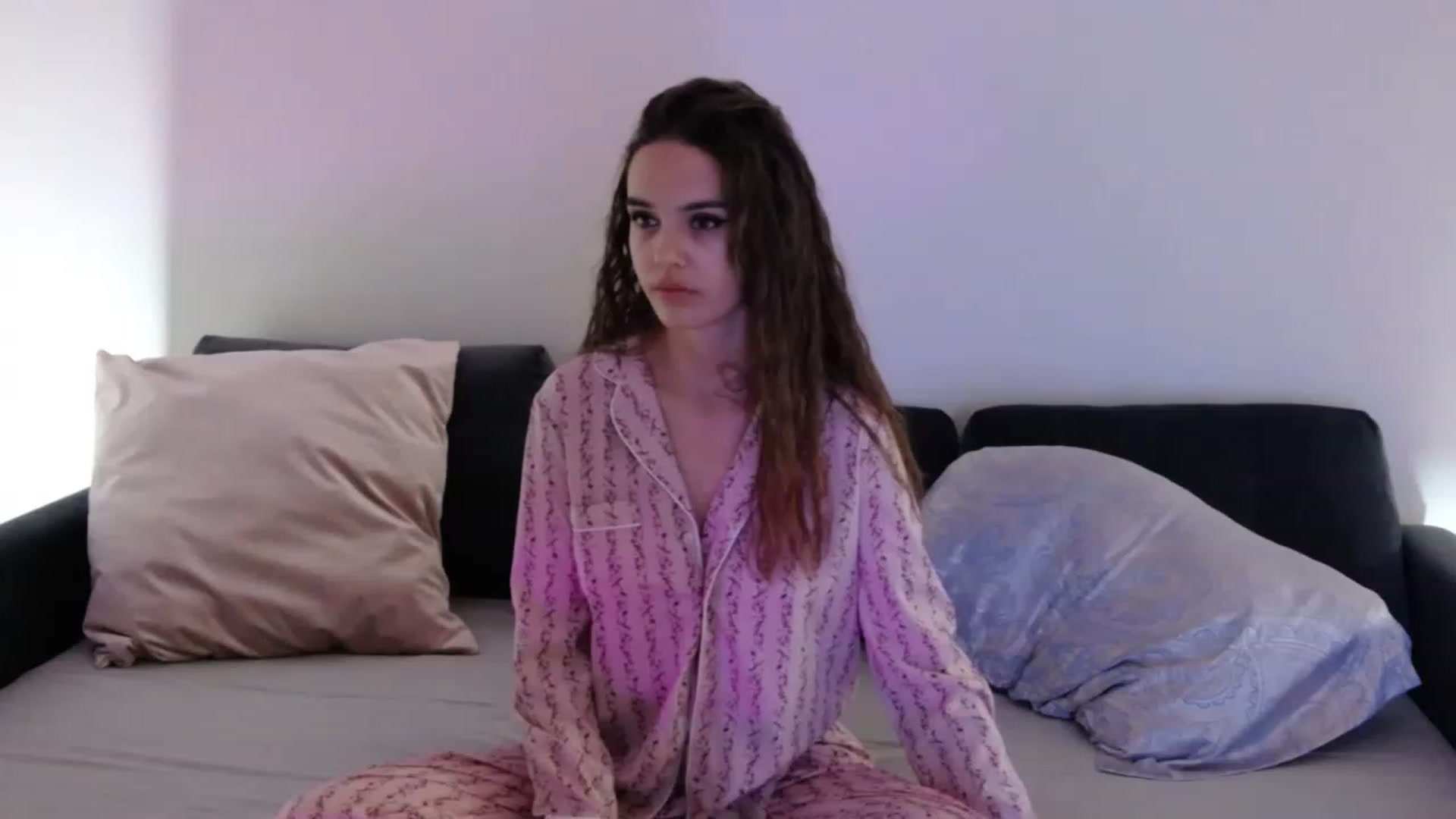 Gallery image thumbnail from o_o1t2's myfreecams stream on, 08/14/2023, 23:31 image 1 of 20