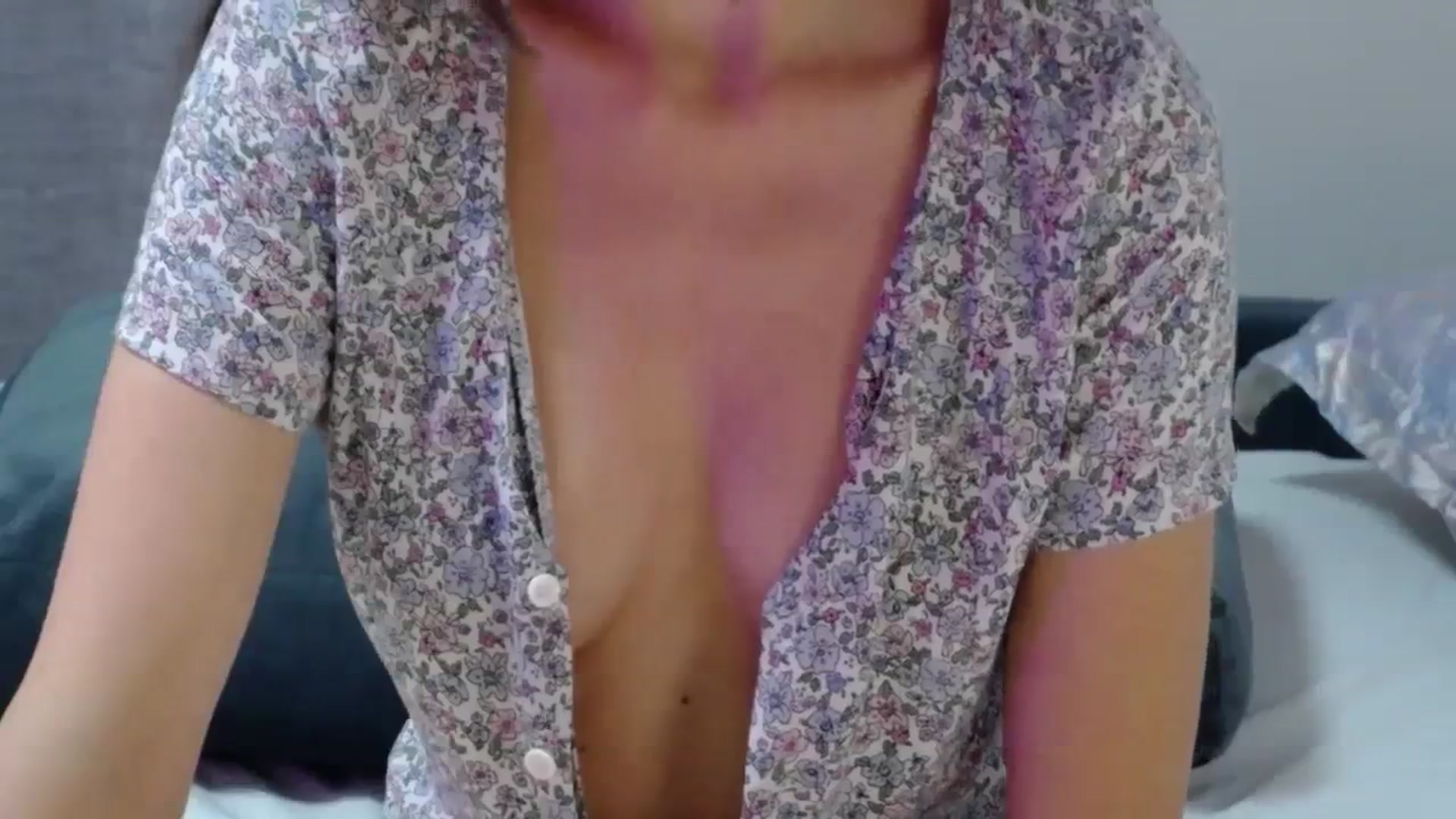 Gallery image thumbnail from o_o1t2's myfreecams stream on, 10/05/2023, 17:56 image 3 of 20