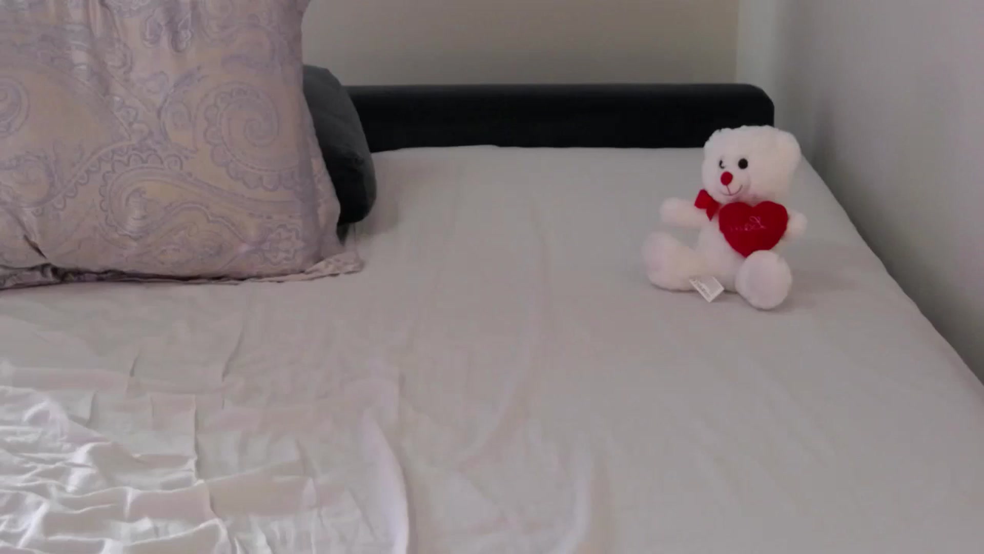Gallery image thumbnail from o_o1t2's myfreecams stream on, 10/06/2023, 09:13 image 10 of 20