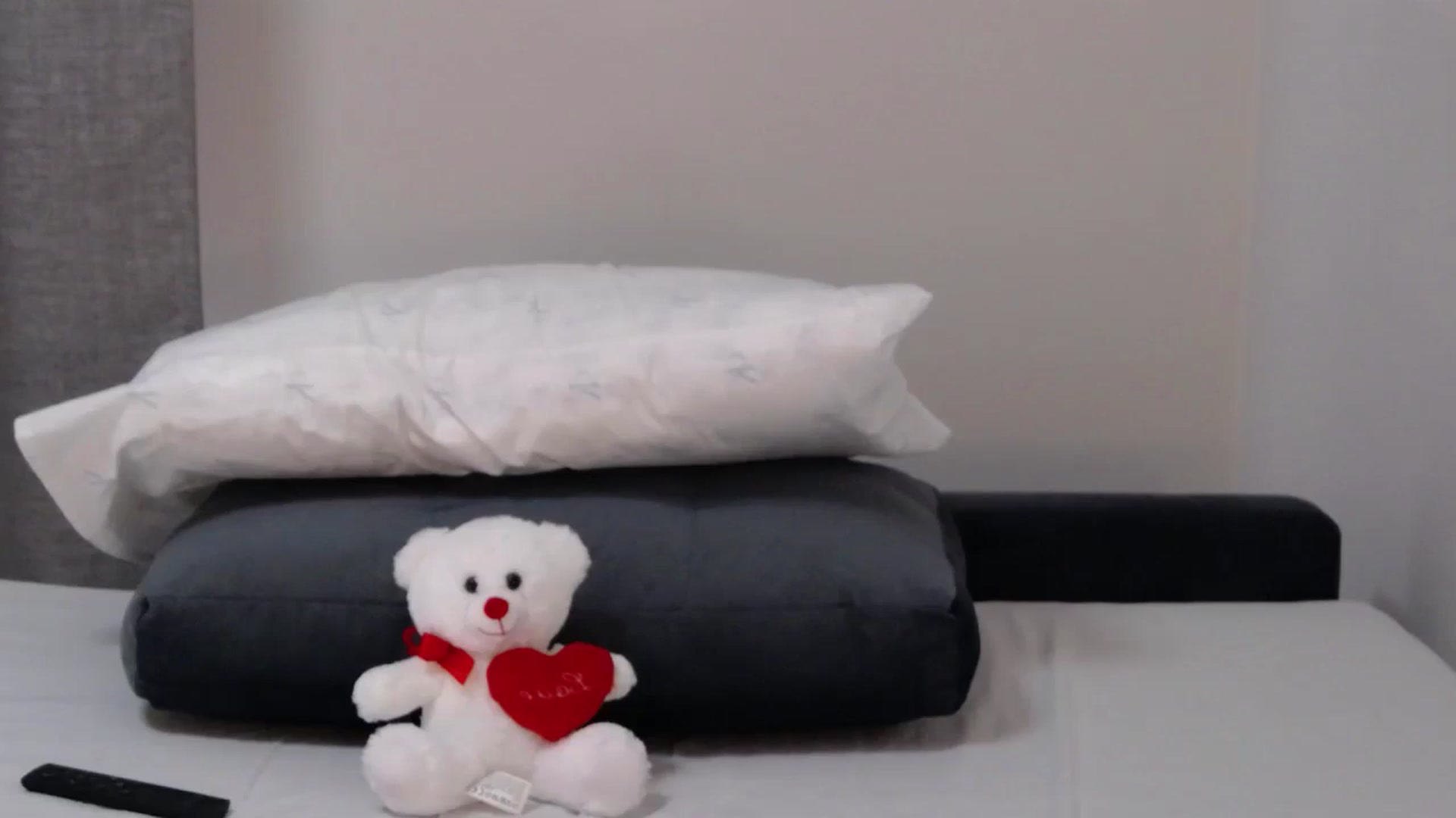 Gallery image thumbnail from o_o1t2's myfreecams stream on, 10/19/2023, 11:07 image 15 of 20