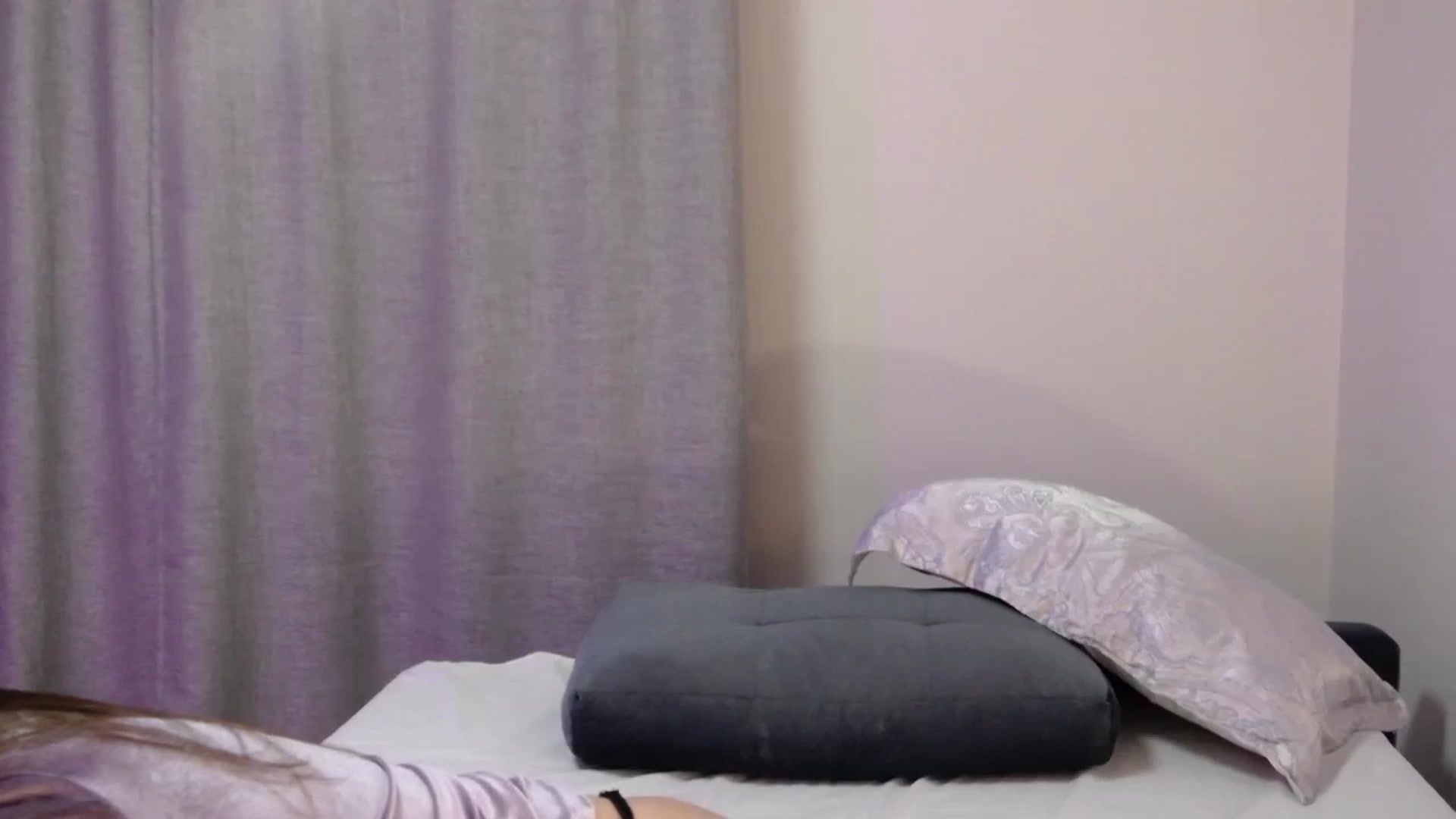 Gallery image thumbnail from o_o1t2's myfreecams stream on, 12/18/2023, 17:22 image 17 of 20