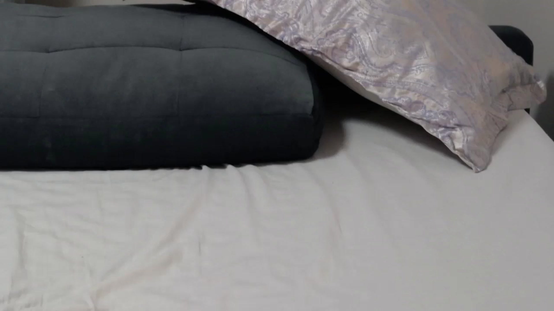 Gallery image thumbnail from o_o1t2's myfreecams stream on, 12/18/2023, 17:22 image 4 of 20