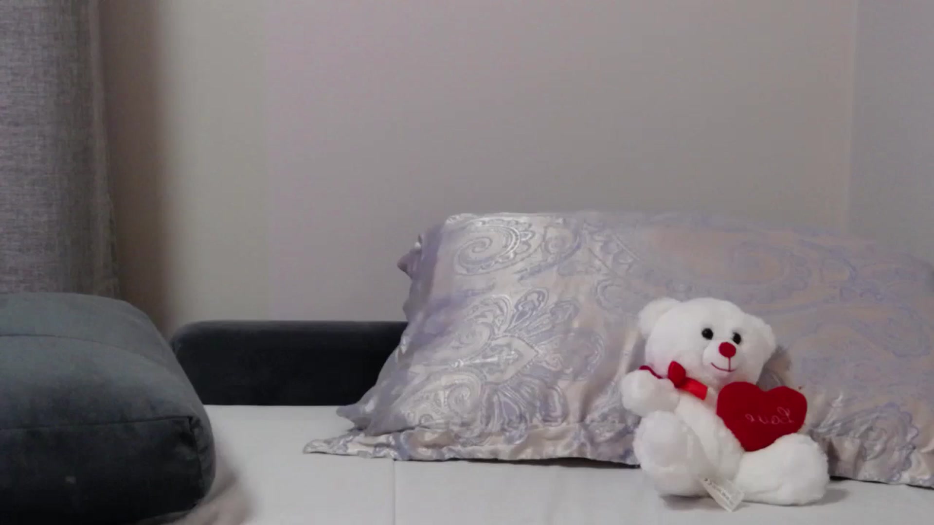 Gallery image thumbnail from o_o1t2's myfreecams stream on, 12/23/2023, 18:20 image 6 of 20