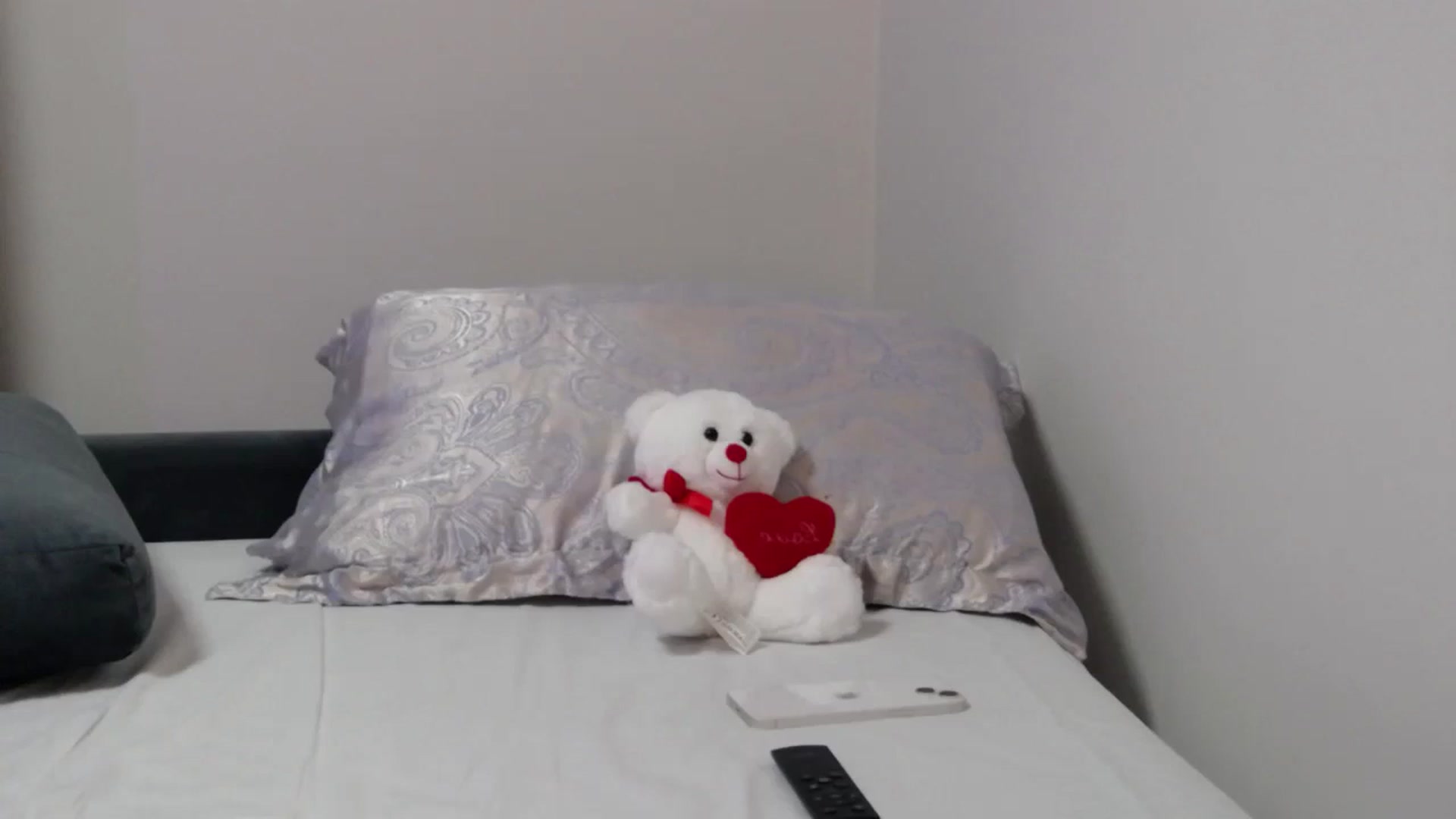 Gallery image thumbnail from o_o1t2's myfreecams stream on, 12/23/2023, 18:20 image 1 of 20